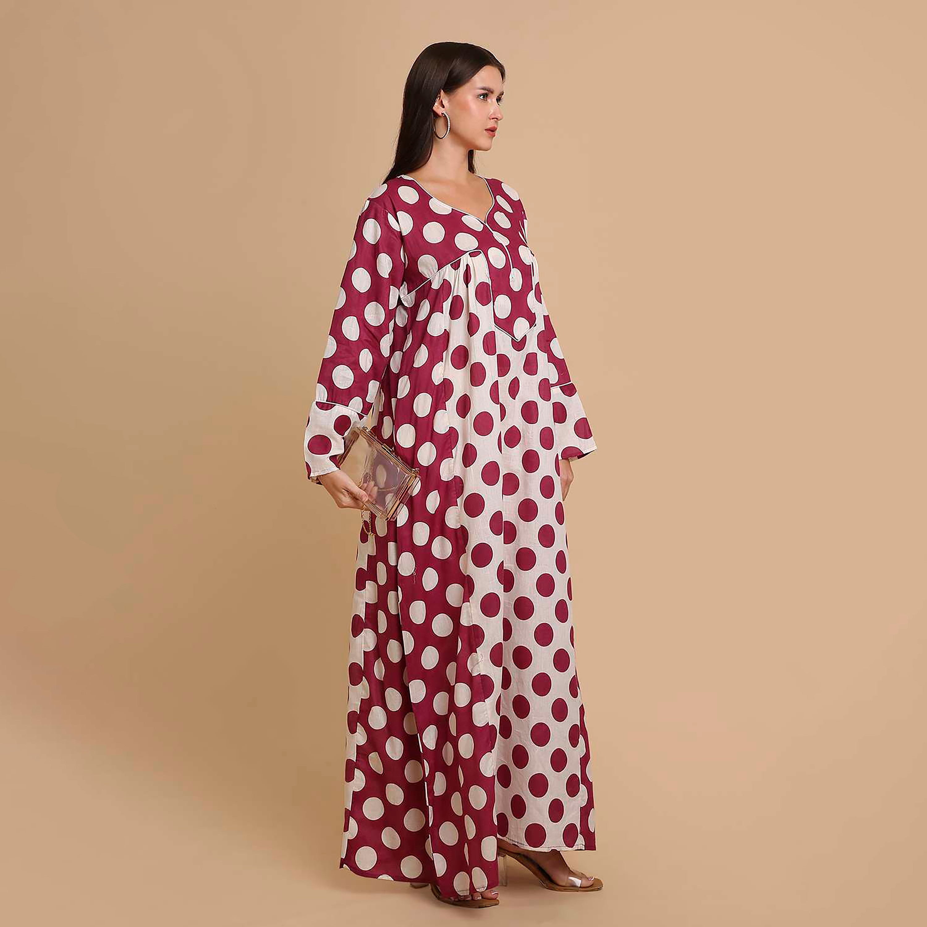 جلابية نسائية قطنية بنقاط بولكا وأكمام ذات أساور عريضة من هنا آند سارة-women-arabicclothing-jalabiyas-image-27