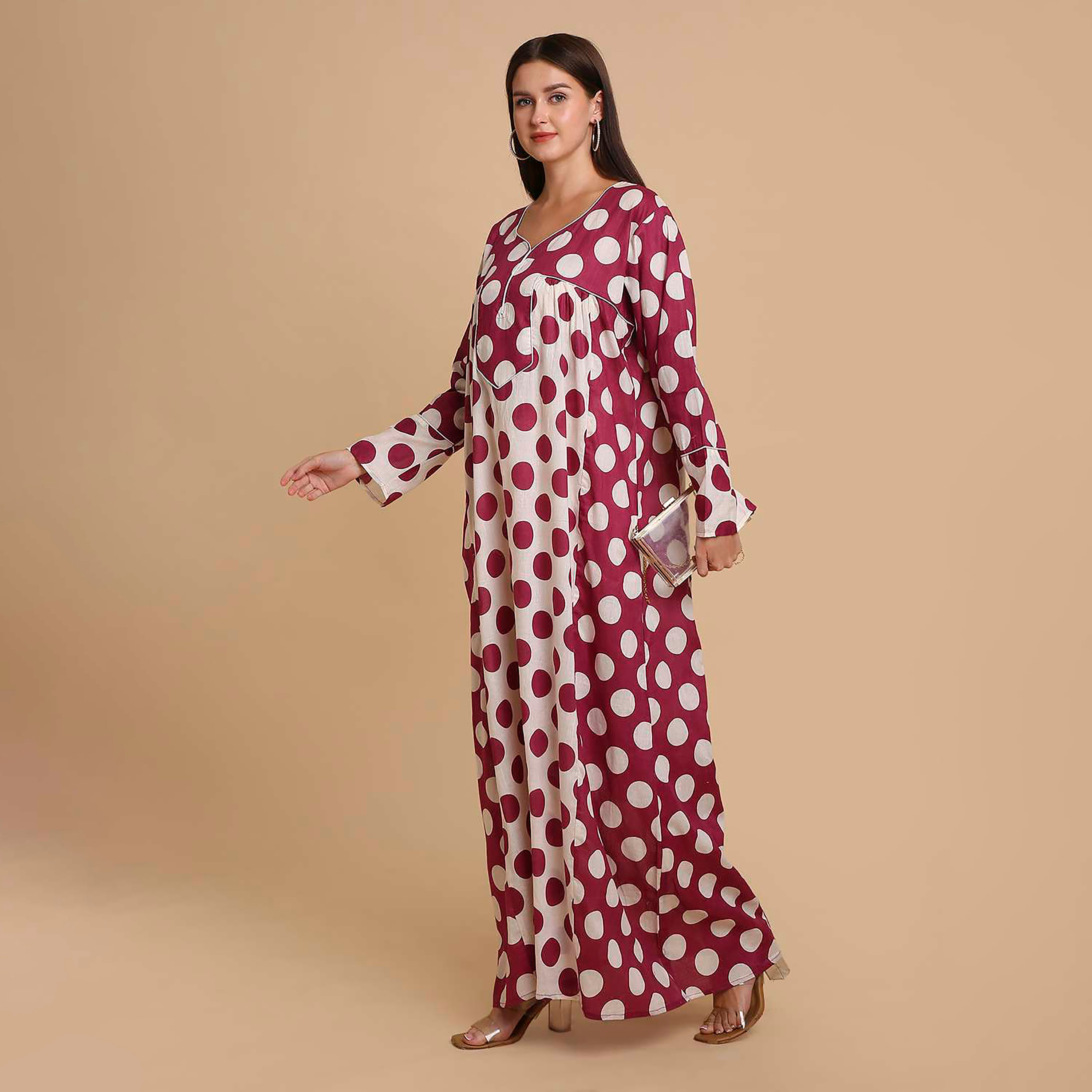 جلابية نسائية قطنية بنقاط بولكا وأكمام ذات أساور عريضة من هنا آند سارة-women-arabicclothing-jalabiyas-image-28