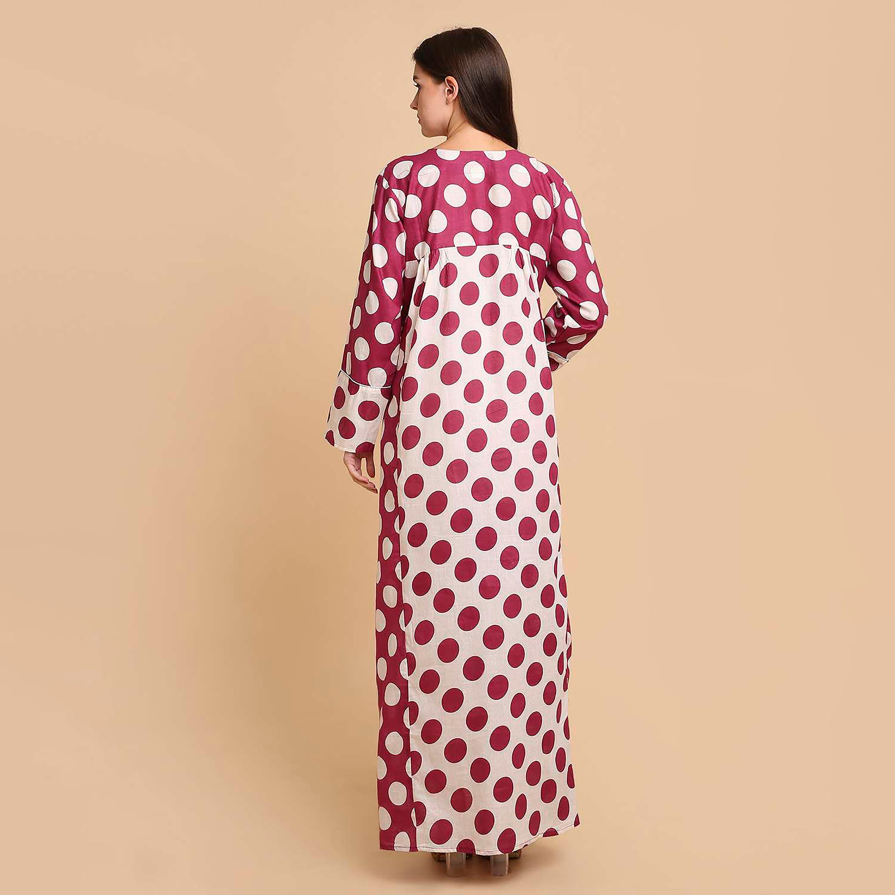 جلابية نسائية قطنية بنقاط بولكا وأكمام ذات أساور عريضة من هنا آند سارة-women-arabicclothing-jalabiyas-image-29