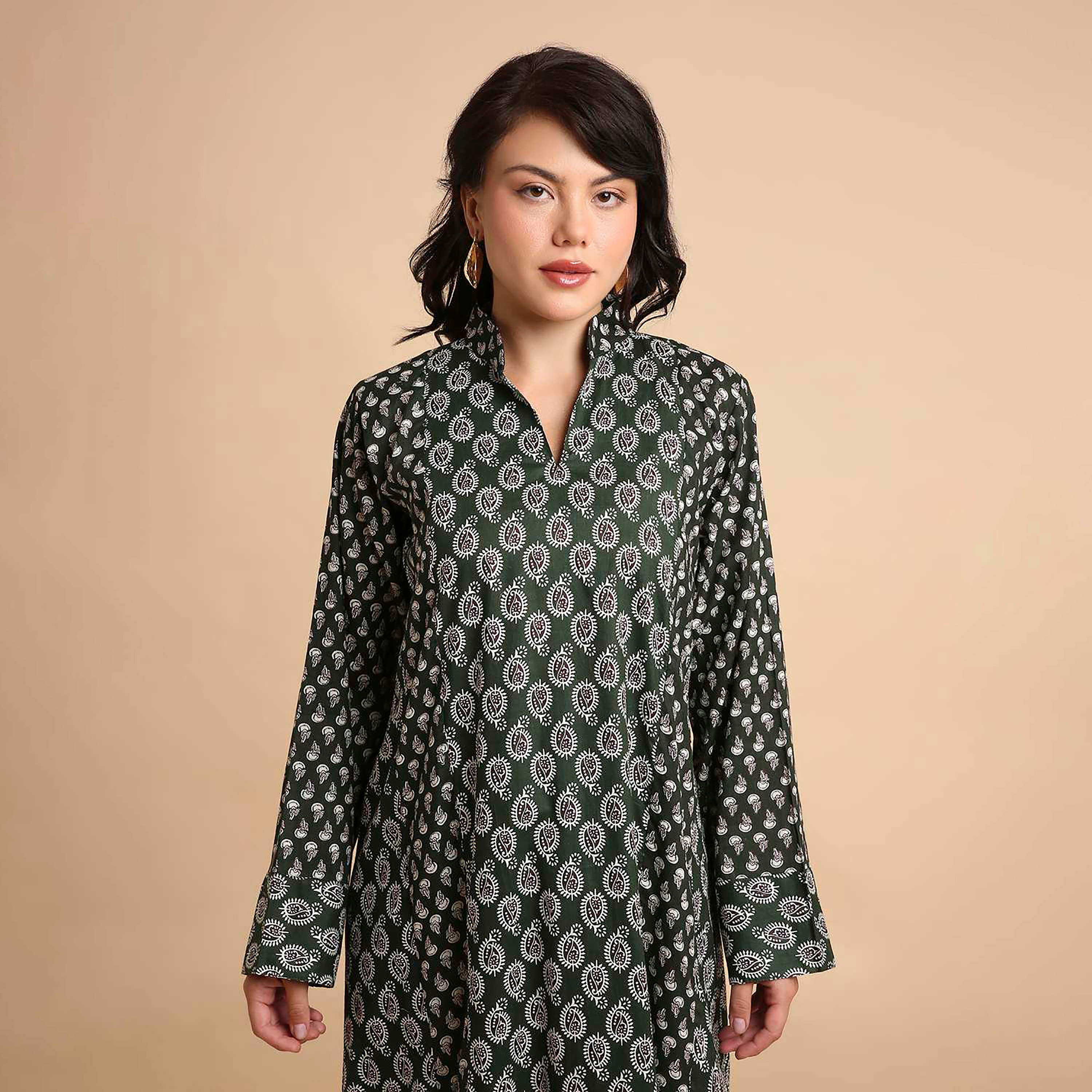 HanaandSara Paisley Print Mandarin Collar Cotton Women's Jalabiya-women-arabicclothing-jalabiyas-image-2