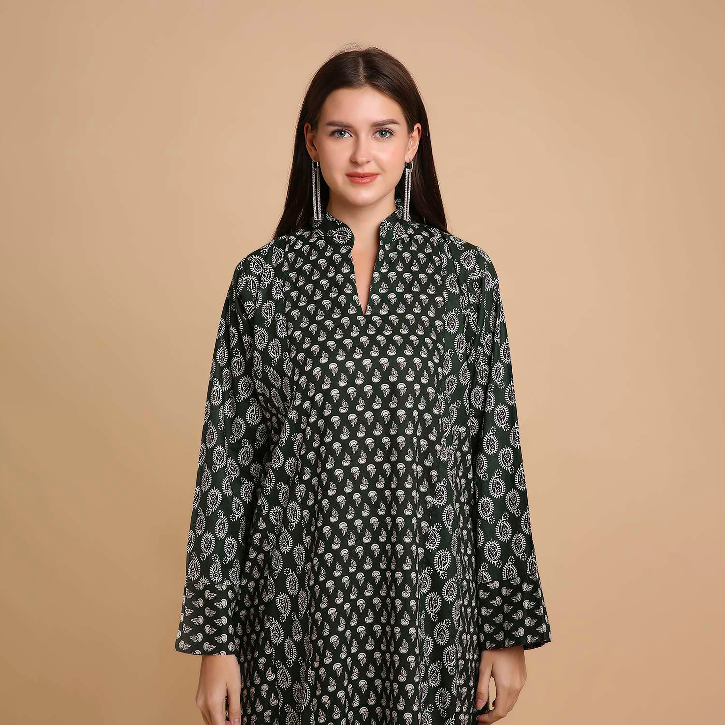 جلابية نسائية قطنية بنقشة بيزلي صغيرة (بوتى) وياقة ماندارين (صينية) من هنا آند سارة-women-arabicclothing-jalabiyas-image-2