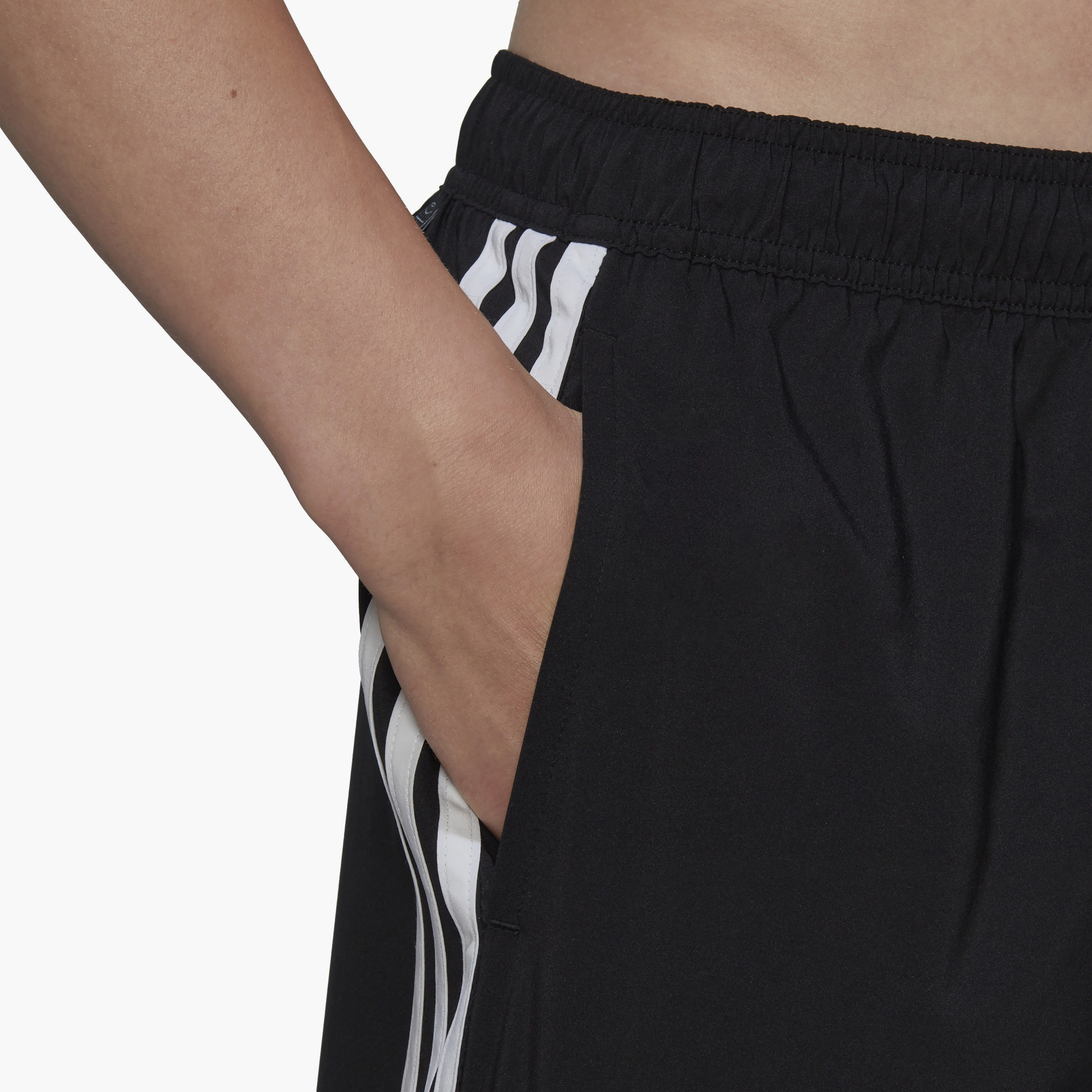 شورت السباحة ذو 3-سترايبس سي إل إكس للرجال من أديداس | OE-sports-men-clothing-swimwear-image-3