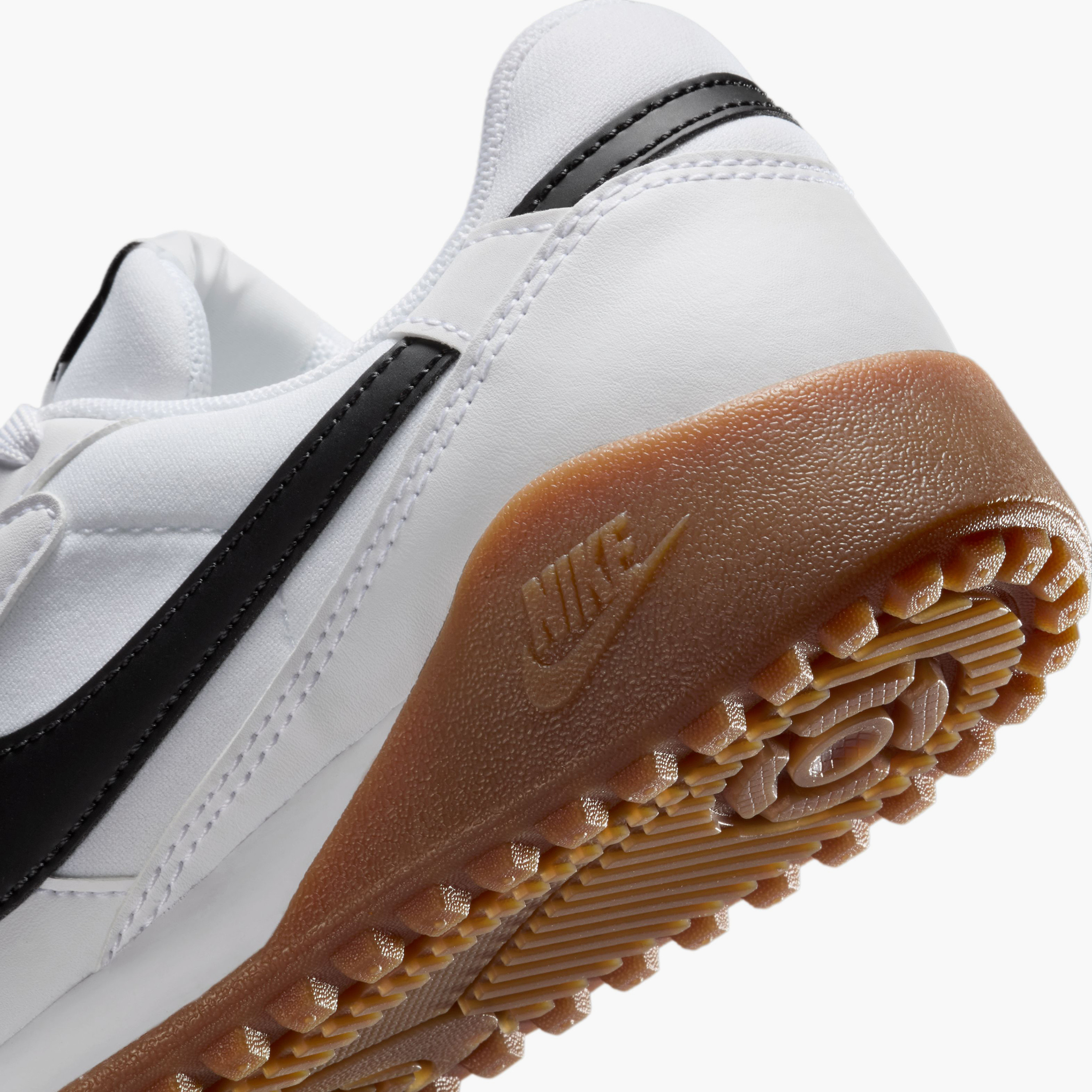 حذاء سنيكرز برباط إغلاق "تيرا مانتا بي جي" للأولاد من نايك - HV9702-101-boys-shoes-sneakers-image-3