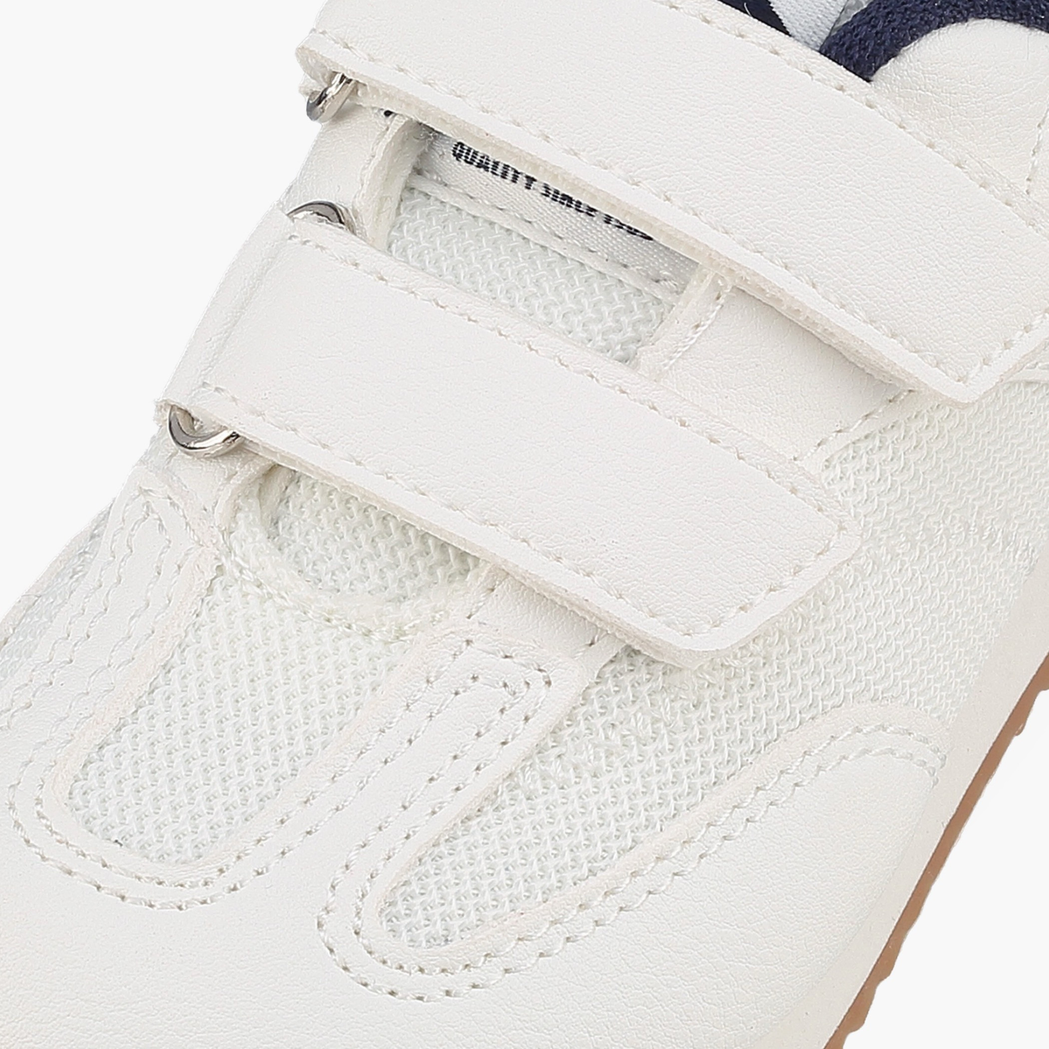 حذاء سنيكرز بطول الكاحل بألواح وشريط إغلاق لاصق للبنات من لي كوبر-girls-shoes-sneakers-image-4