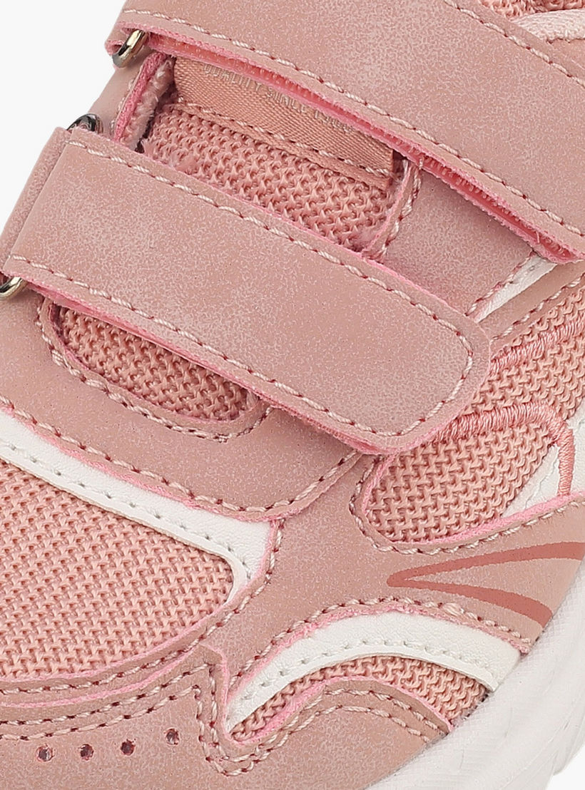 حذاء سنيكرز طول الكاحل بألواح وشريط إغلاق للبنات من لي كوبر-girls-shoes-sneakers-image-4