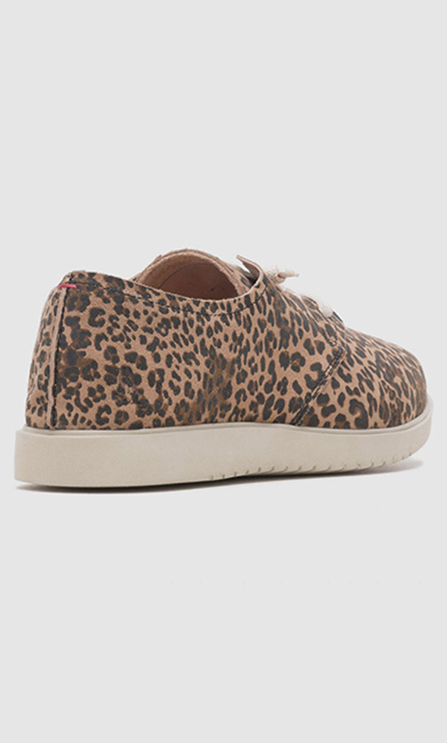 سنيكرز برباط دي ايفري داي مع طباعة حيوان بلون بني للنساء من هاش بابيز-women-shoes-sneakers-image-2