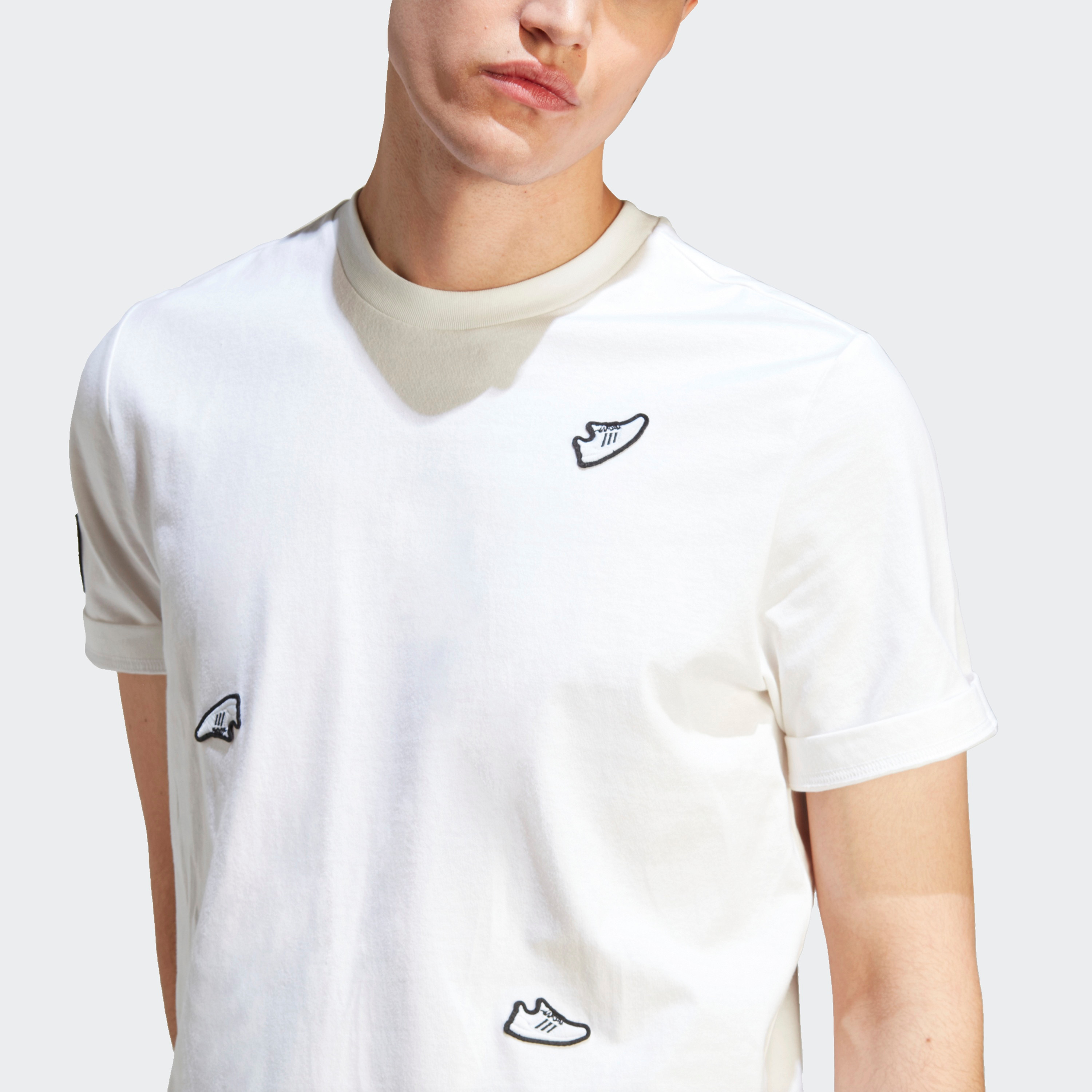 تي شيرت رياضي غير قابل للإنكار رجالي من اديداس | او اي-men-clothing-sportswearandactivewear-tshirtsandpolos-image-3