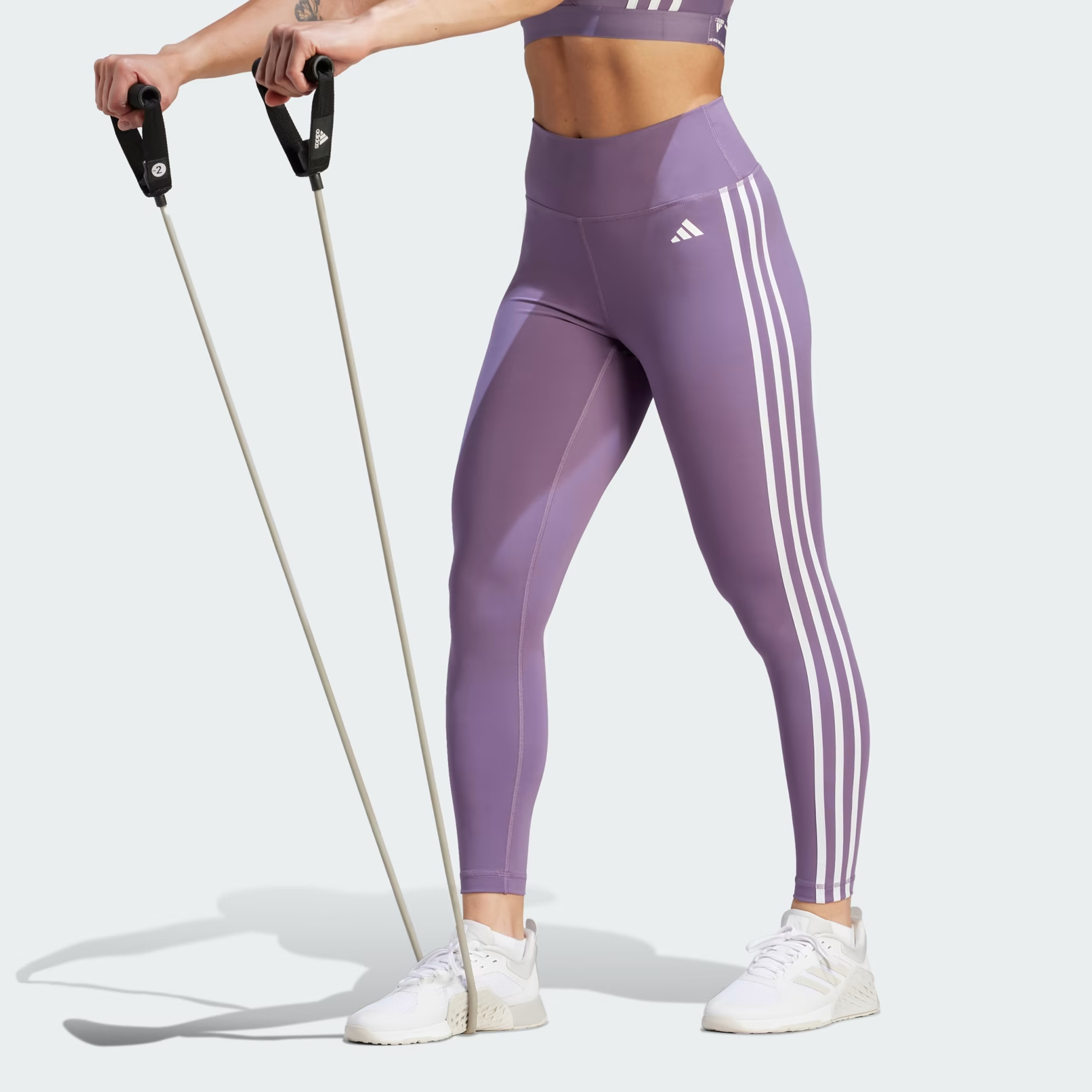 سروال رياضي اسنشيالز ضيق للنساء عالي الخصر بطبعة ثلاثة خطوط7\8 من اديداس | او اي-women-clothing-bottoms-leggings-image-1