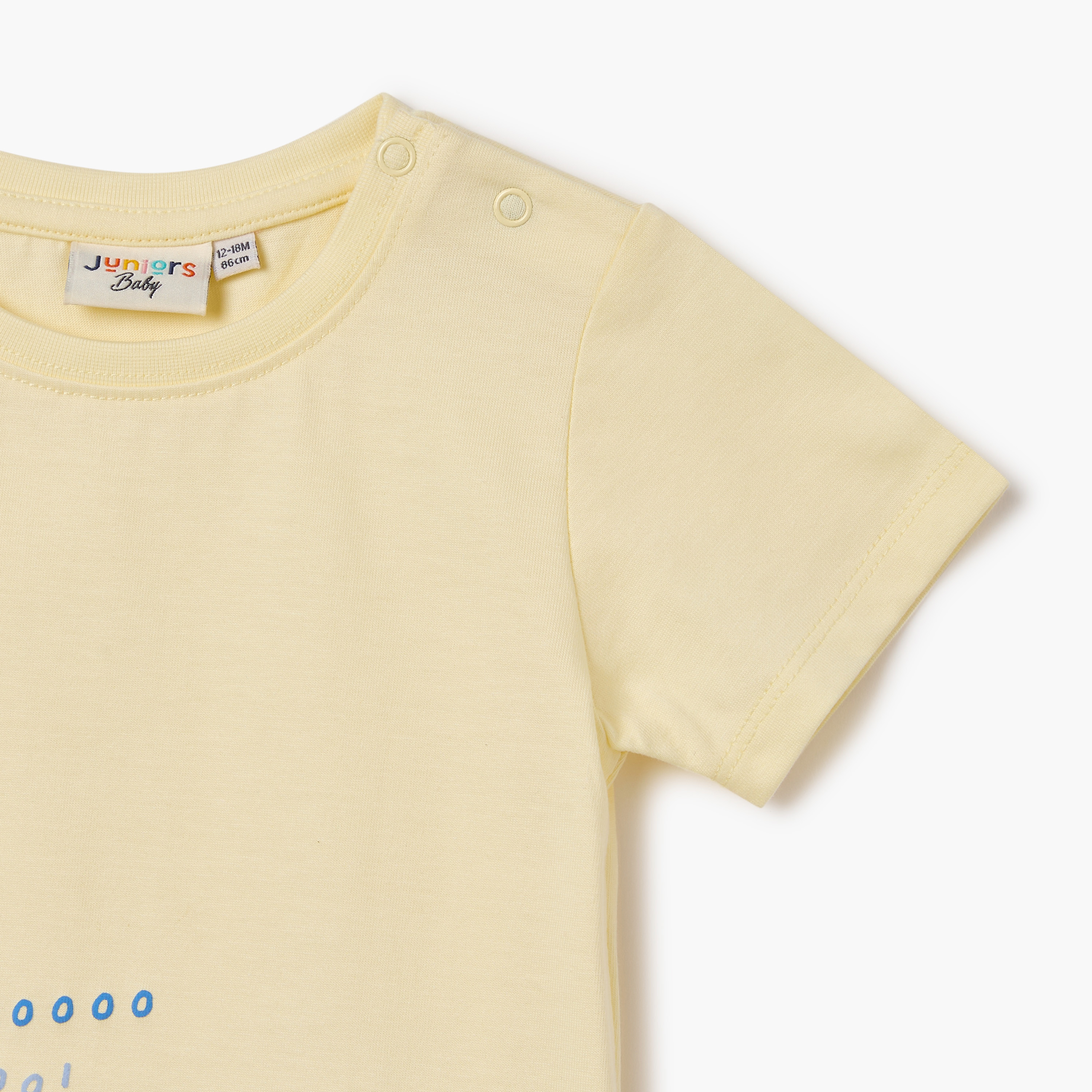 تيشيرت بأزرار إغلاق وطبعات جرافيك من جونيورز-baby-boys-clothing-tshirtsandpolos-image-2