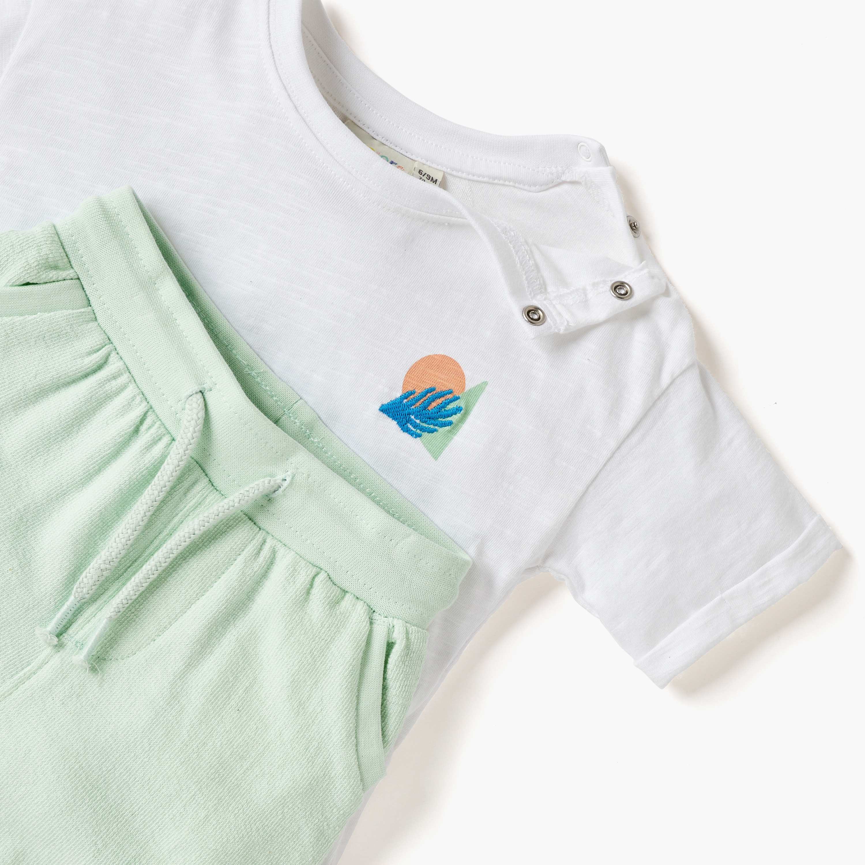 طقم تيشيرت بأكمام قصيرة وشورت من جونيورز-baby-boys-clothing-setsandcoords-image-4
