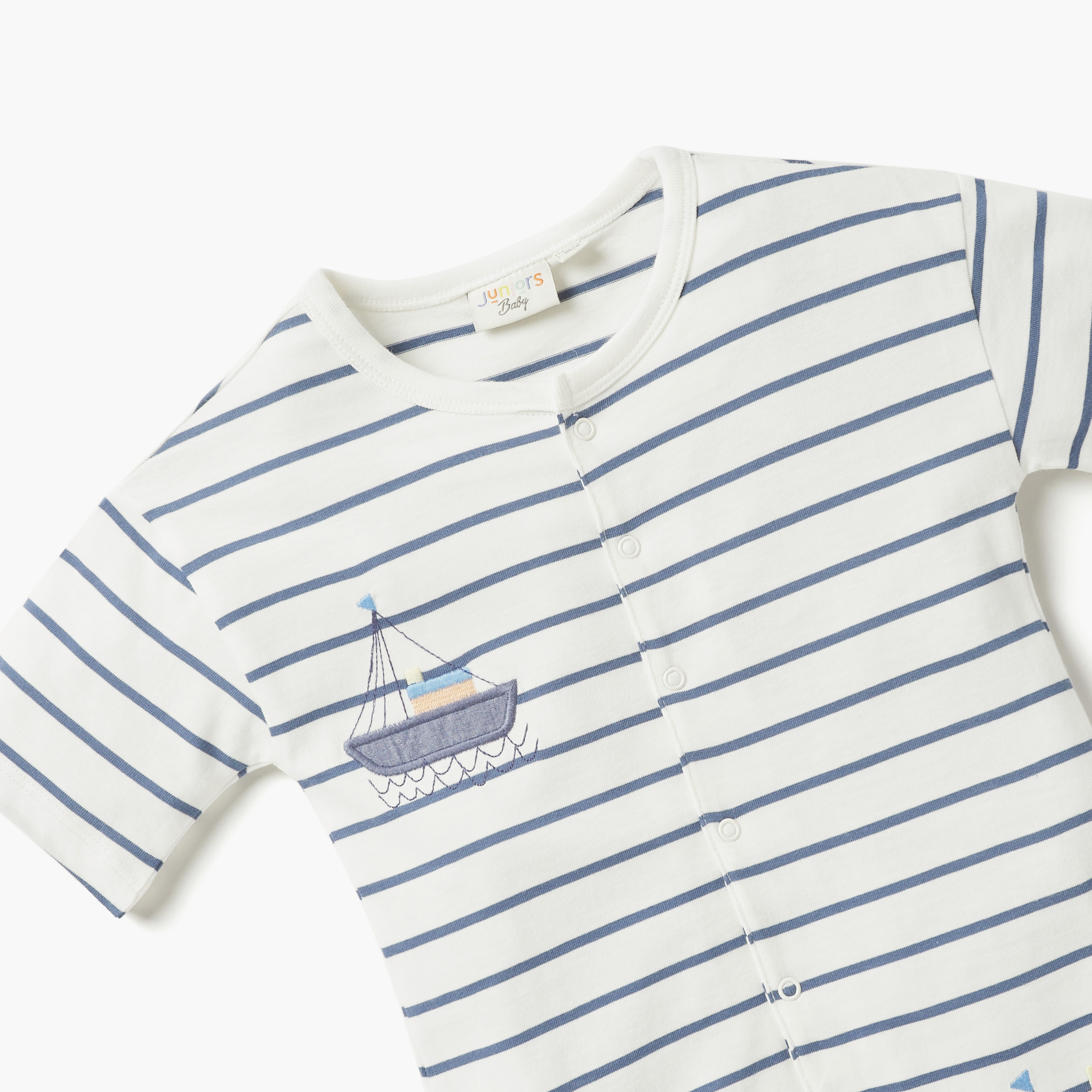 أفرول مخطط بأكمام قصيرة وزر إغلاق كبّاس من جونيورز-baby-boys-clothing-rompers-image-2