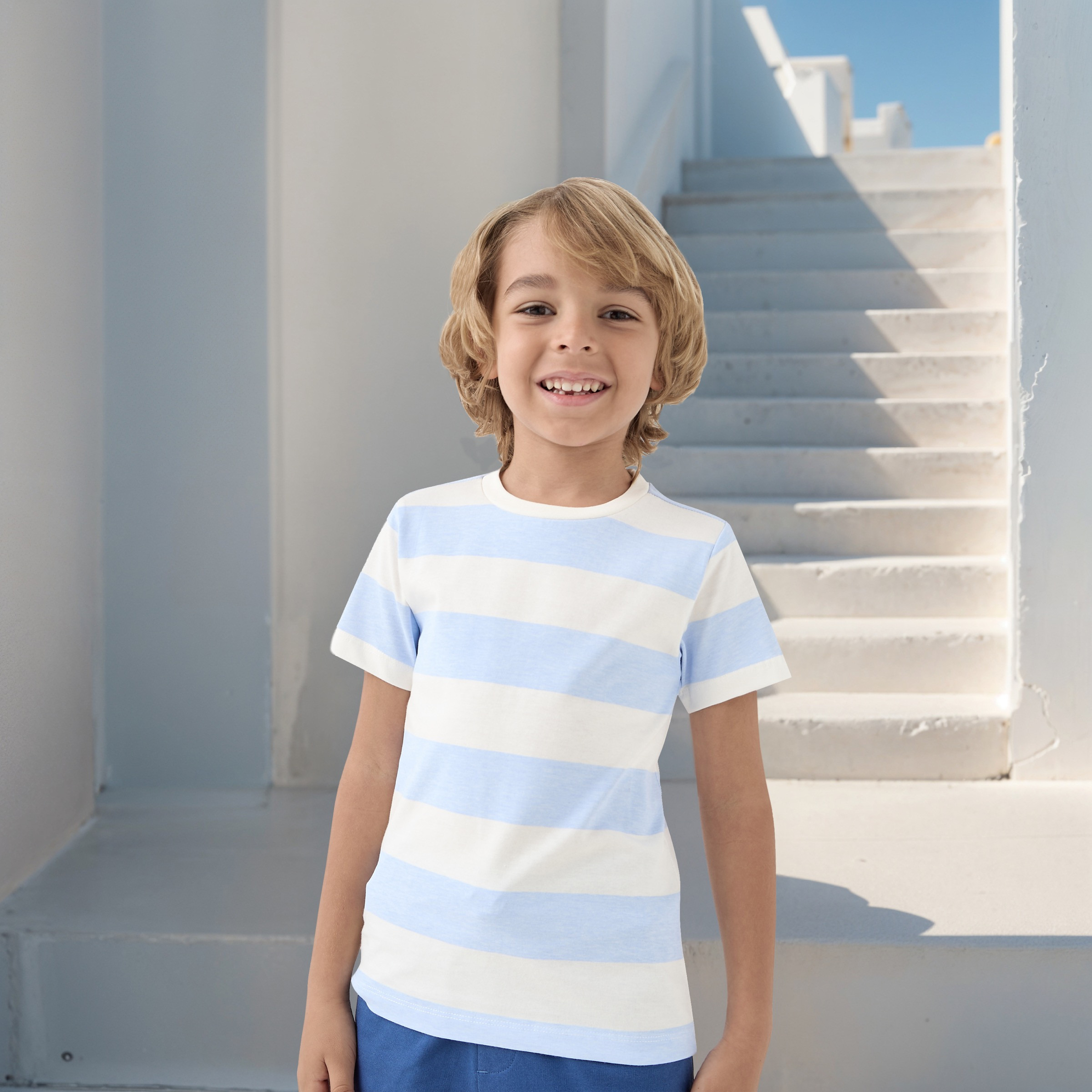 تيشيرت مخطط بياقة ضيقة وأكمام قصيرة من جونيورز-boys-clothing-tshirtsandpolos-image-1