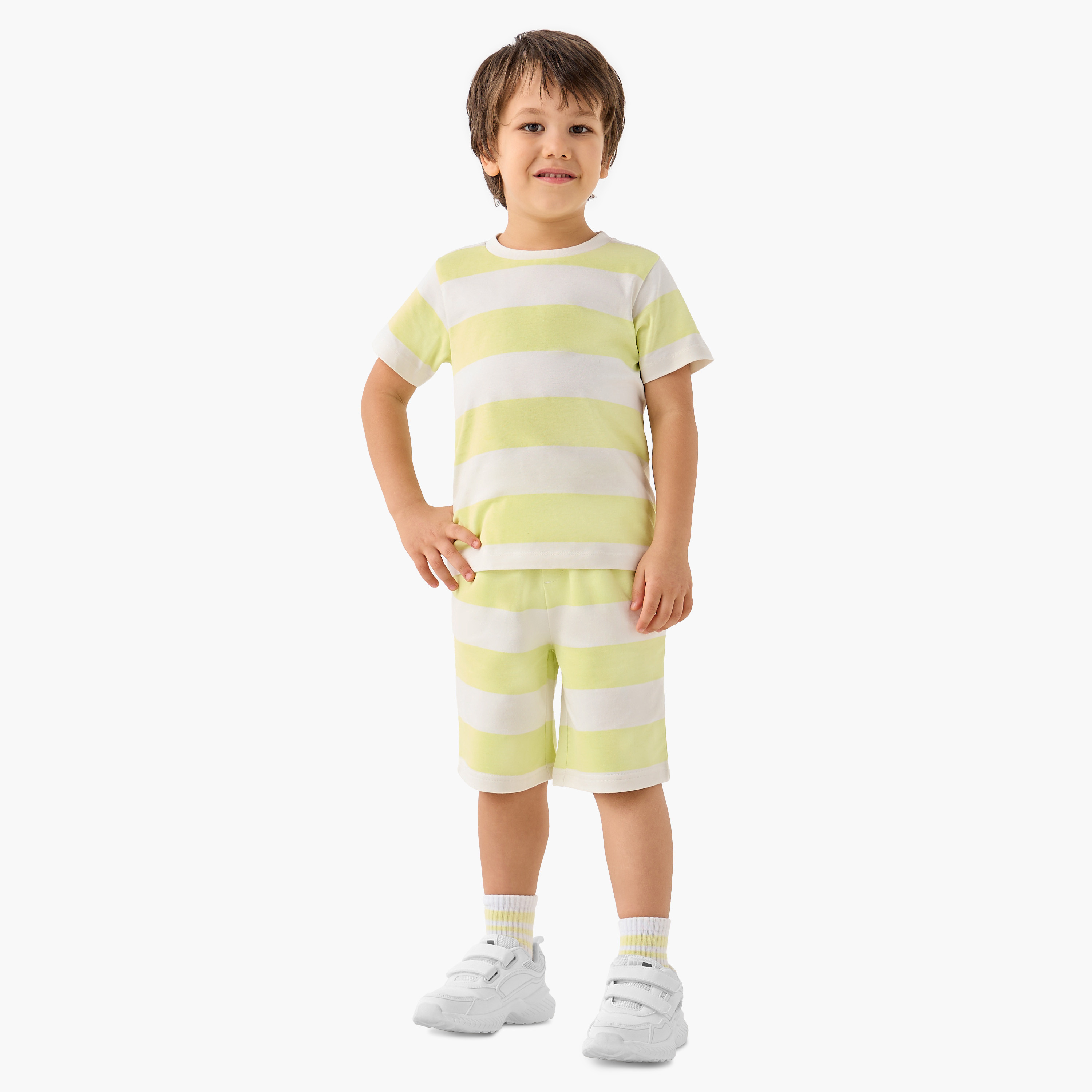 تيشيرت مقلم بياقة ضيقة وأكمام قصيرة من جونيورز-boys-clothing-tshirtsandpolos-image-1