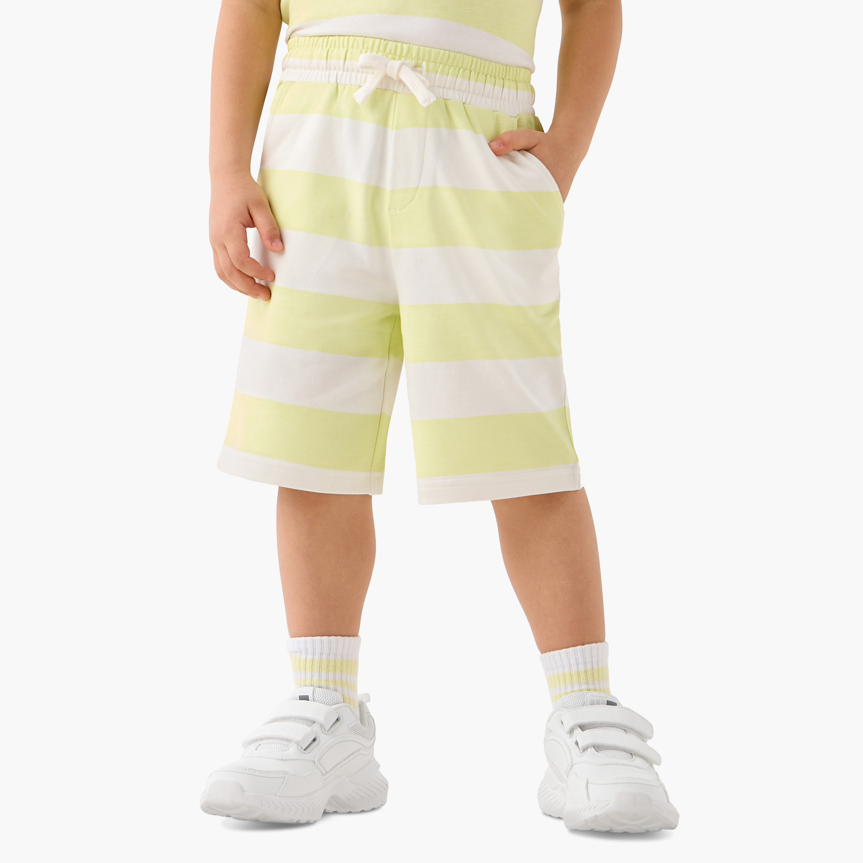 تيشيرت مقلم بياقة ضيقة وأكمام قصيرة من جونيورز-boys-clothing-tshirtsandpolos-image-5