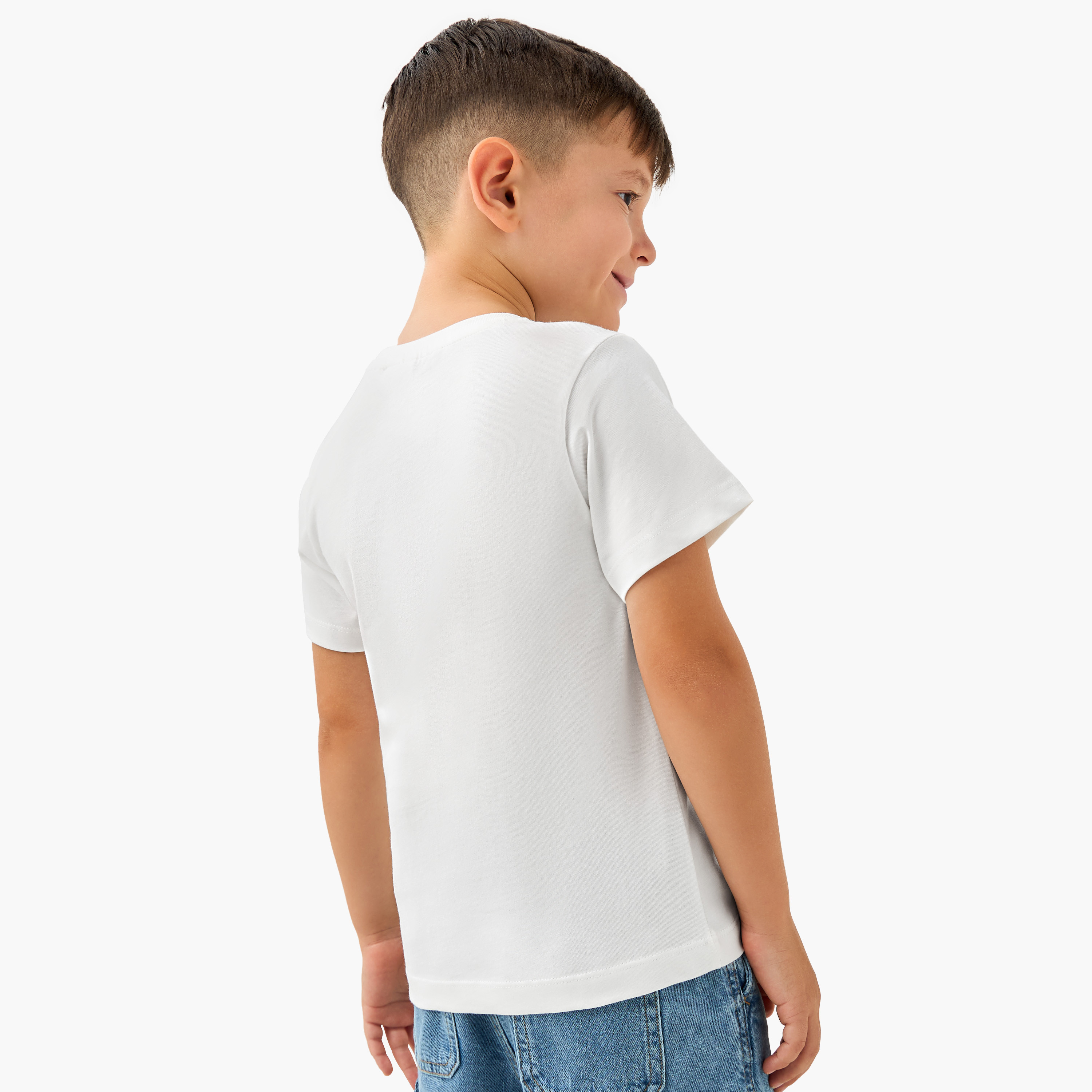تيشيرت بياقة ضيقة وطبعات جرافيك من جونيورز-boys-clothing-tshirtsandpolos-image-3