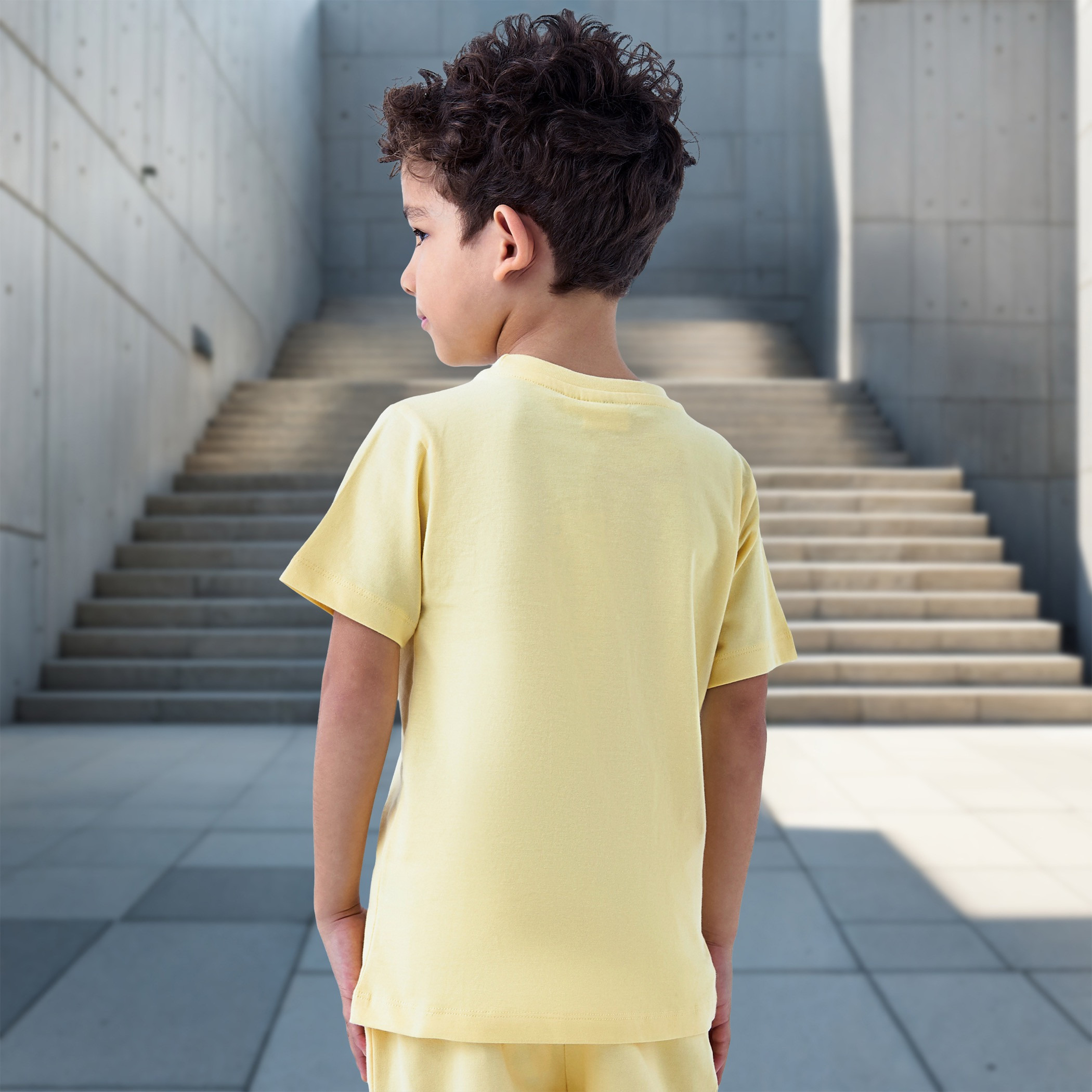 تيشيرت بياقة ضيقة وطبعات ديناصور وأكمام قصيرة من جونيورز-boys-clothing-tshirtsandpolos-image-3