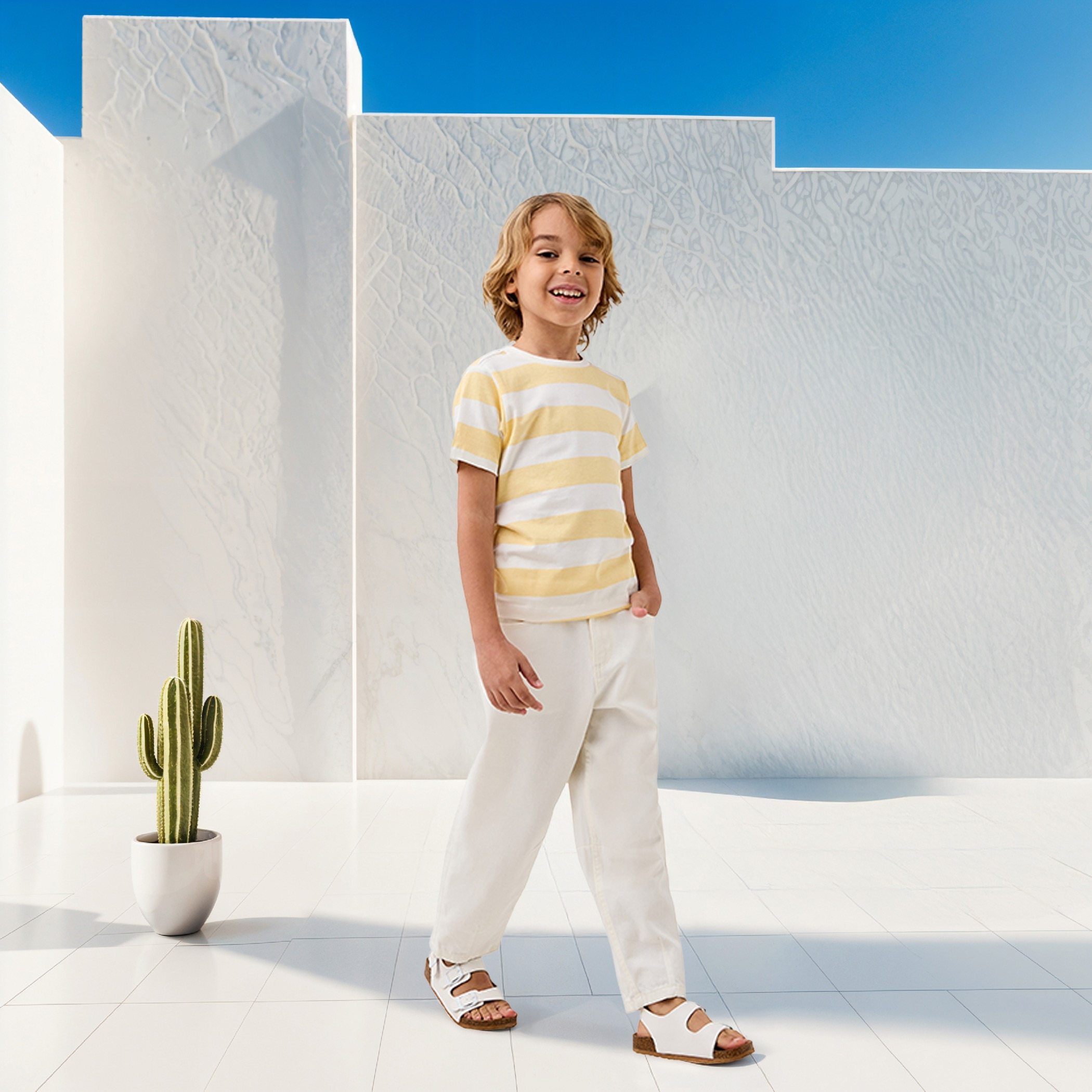 تيشيرت مخطط بياقة ضيقة وأكمام قصيرة من جونيورز-boys-clothing-tshirtsandpolos-image-2