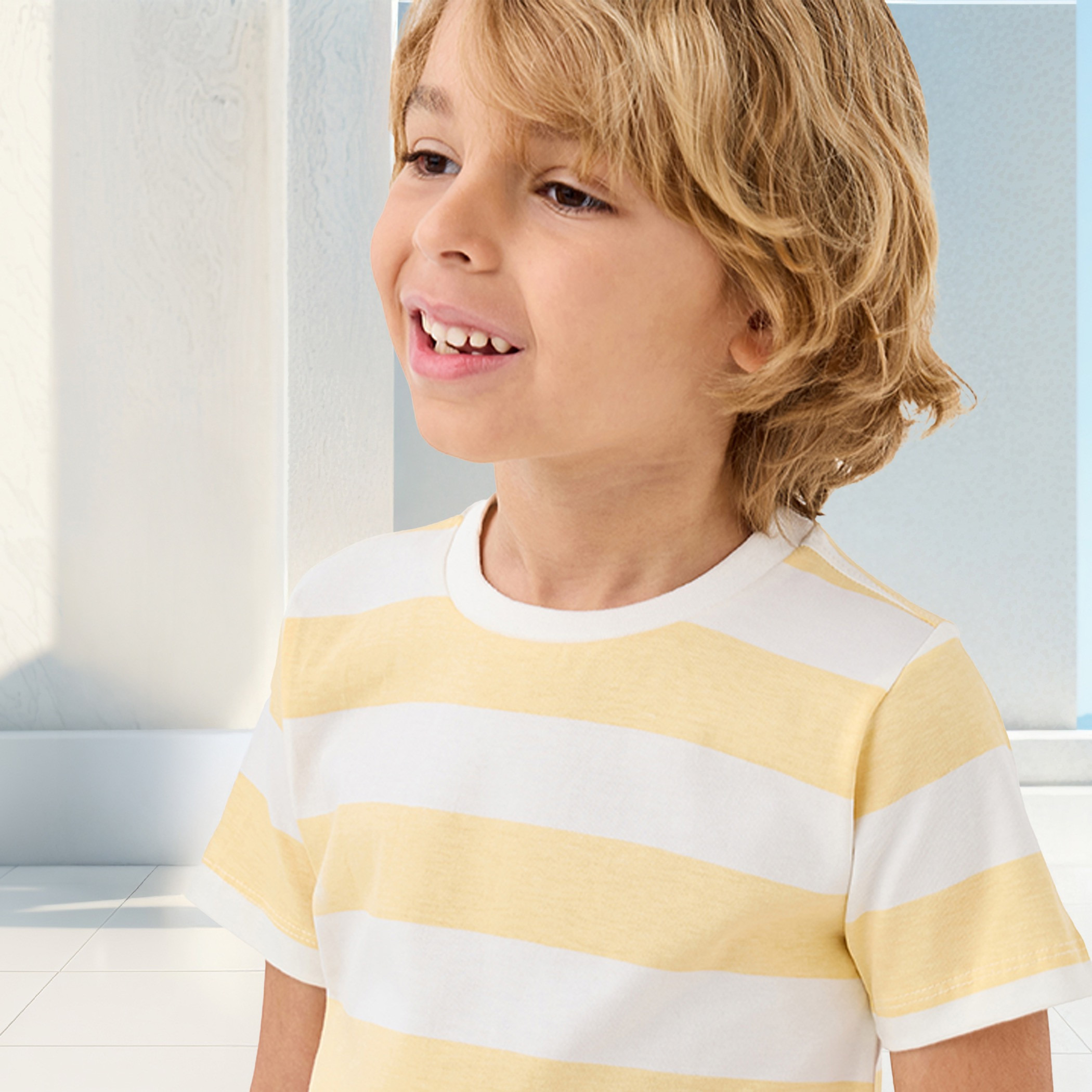 تيشيرت مخطط بياقة ضيقة وأكمام قصيرة من جونيورز-boys-clothing-tshirtsandpolos-image-4