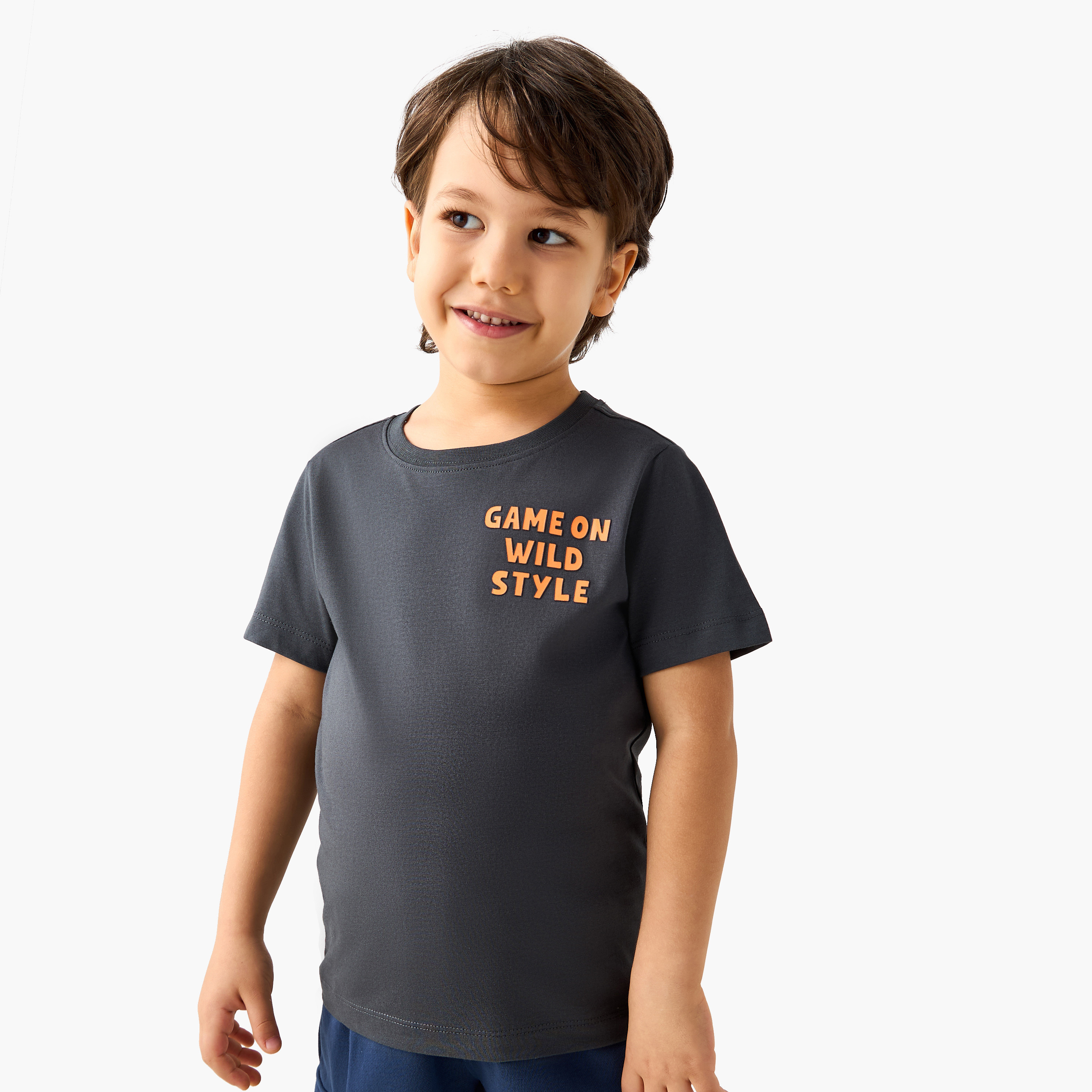 تيشيرت بأكمام قصيرة وطبعات تايبوجرافيك من جونيورز-boys-clothing-tshirtsandpolos-image-1
