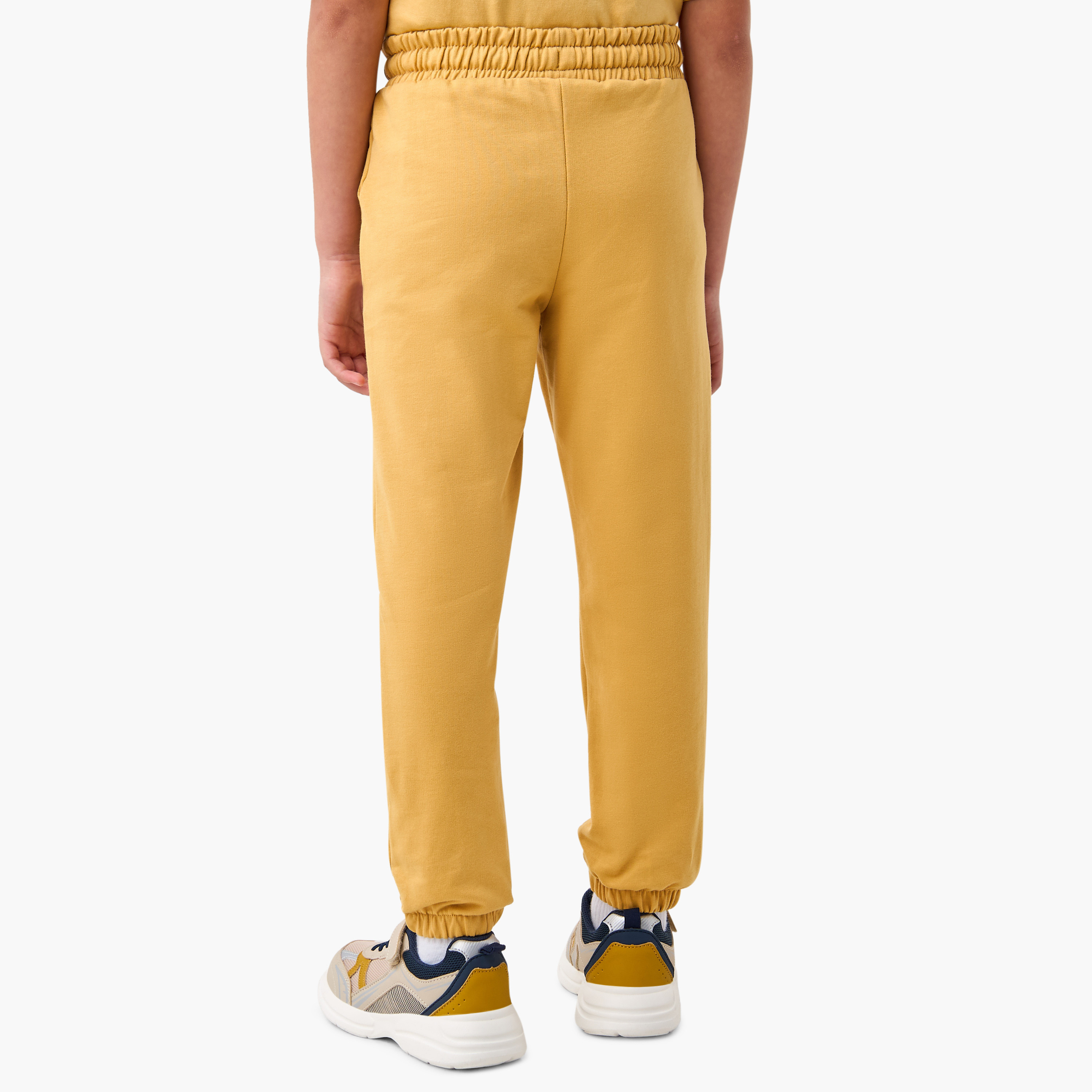 بنطلون رياضي برباط إغلاق وجيوب وزخارف من جونيورز-boys-clothing-bottoms-joggersandtrackpants-image-3
