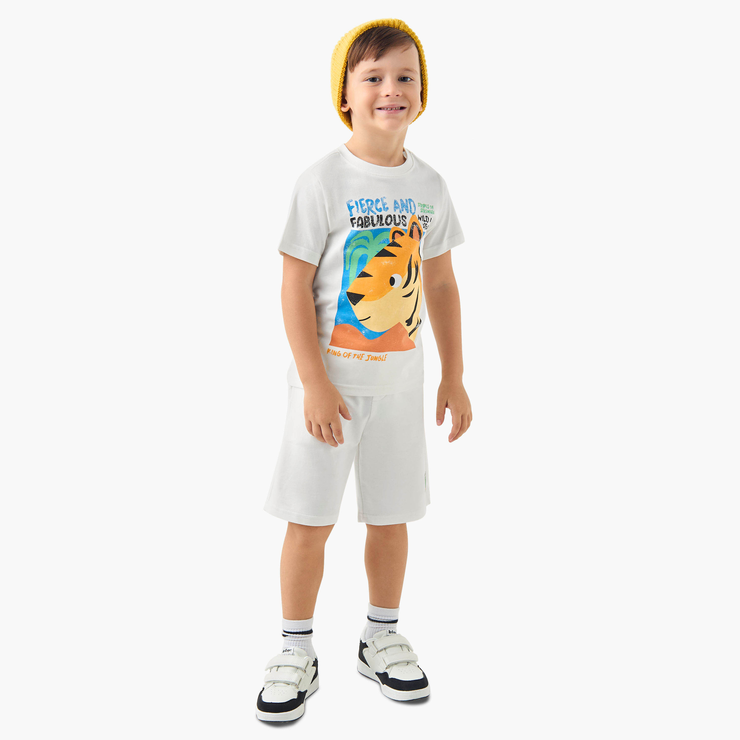 طقم شورت وتيشيرت بياقة ضيقة وطبعات قطعتين من جونيورز-boys-clothing-setsandcoords-image-3