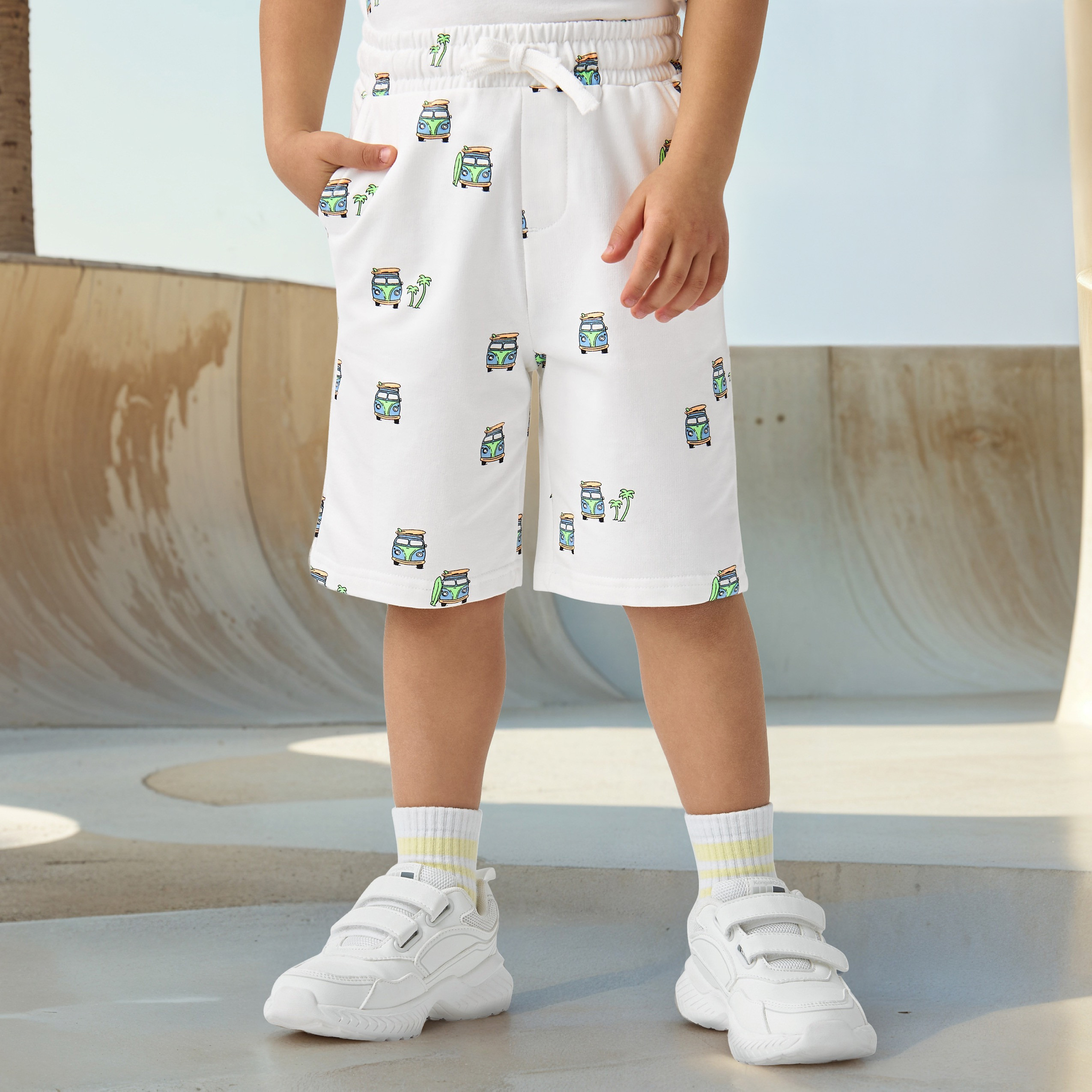 شورت بطبعات مع تيشيرتات من جونيورز-boys-clothing-setsandcoords-image-5