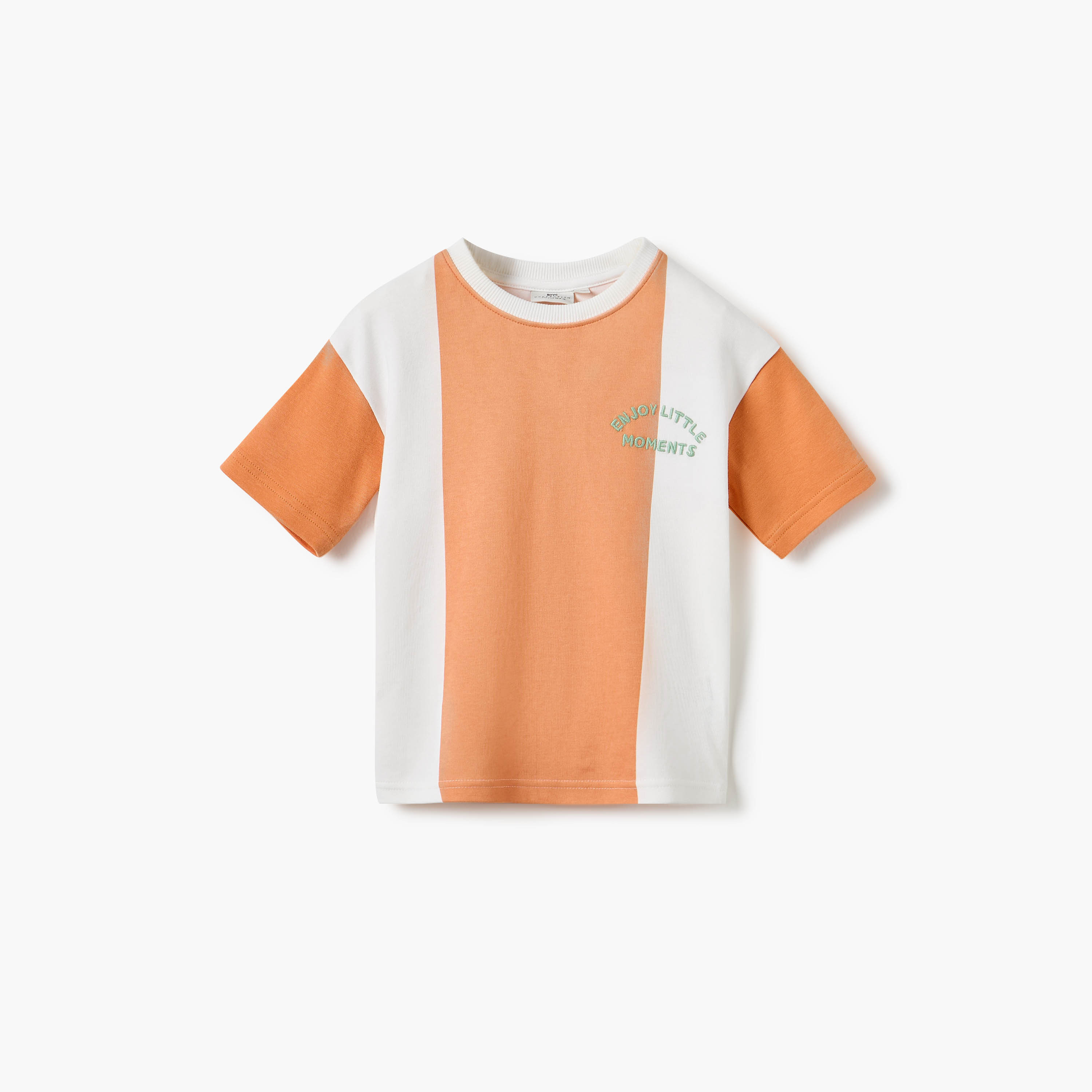 طقم تيشيرت بقوالب ملونة وشورت من جونيورز-boys-clothing-setsandcoords-image-2