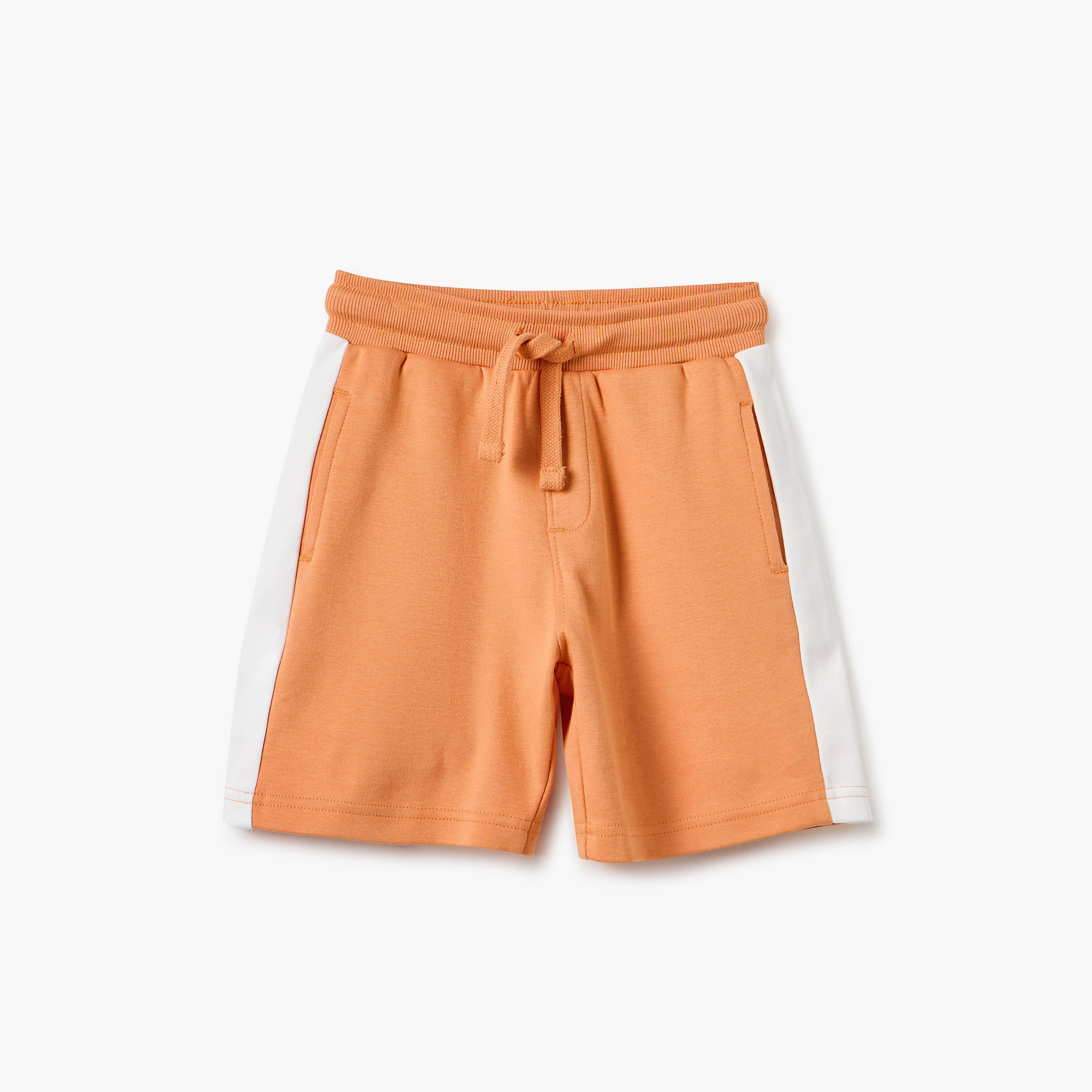 طقم تيشيرت بقوالب ملونة وشورت من جونيورز-boys-clothing-setsandcoords-image-3