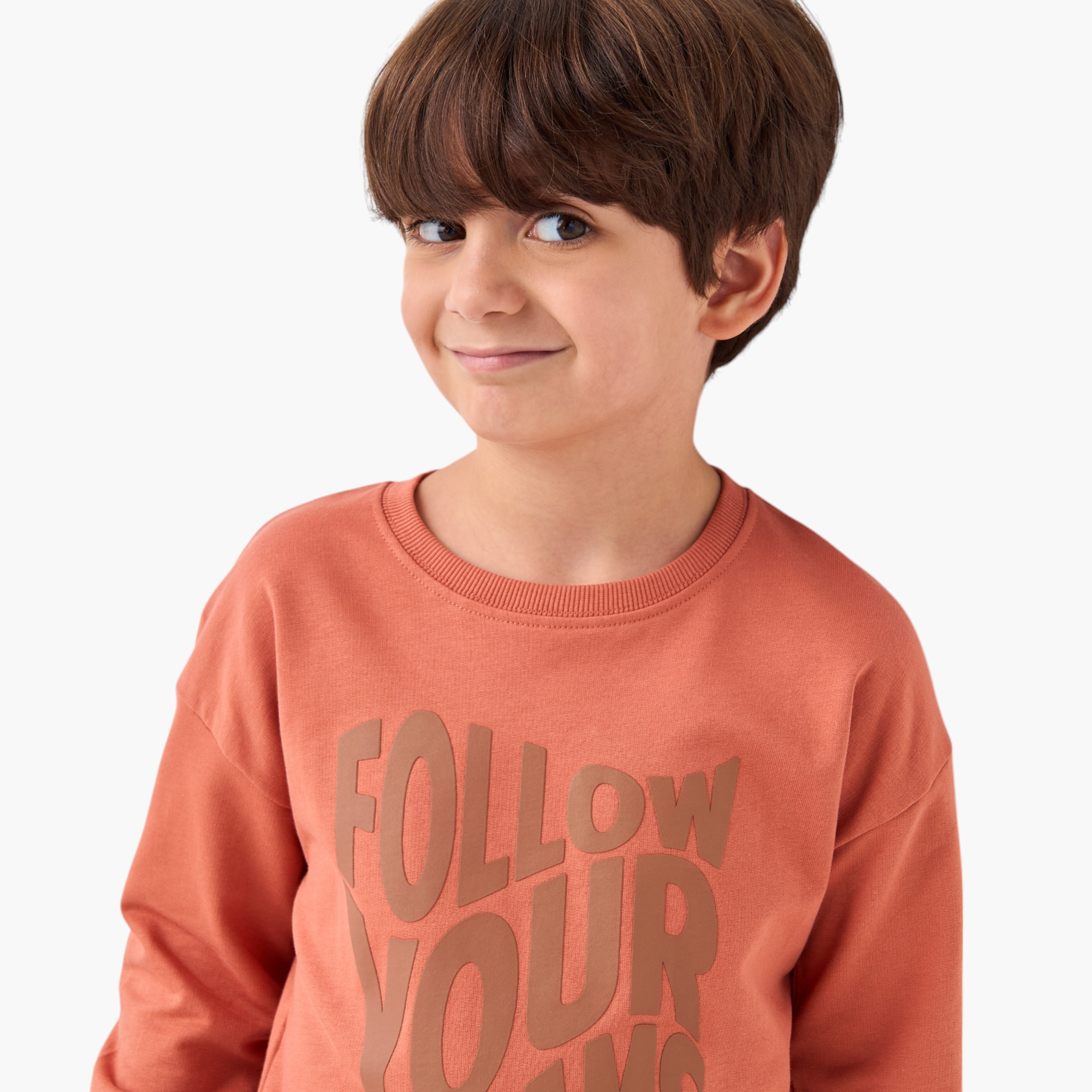 بلوفر بياقة ضيّقة وأكمام طويلة وطبعات من جونيورز-boys-clothing-sweatshirts-image-1
