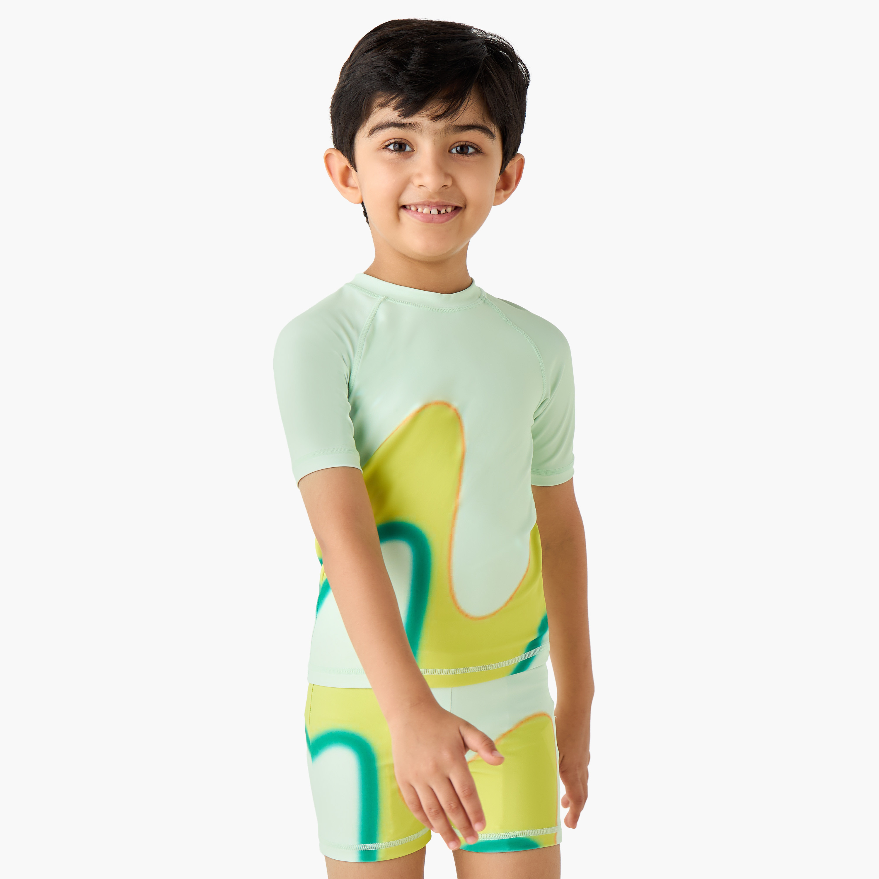 طقم شورت وتيشيرت سباحة بطبعات من جونيورز-baby-boys-clothing-swimwear-image-2