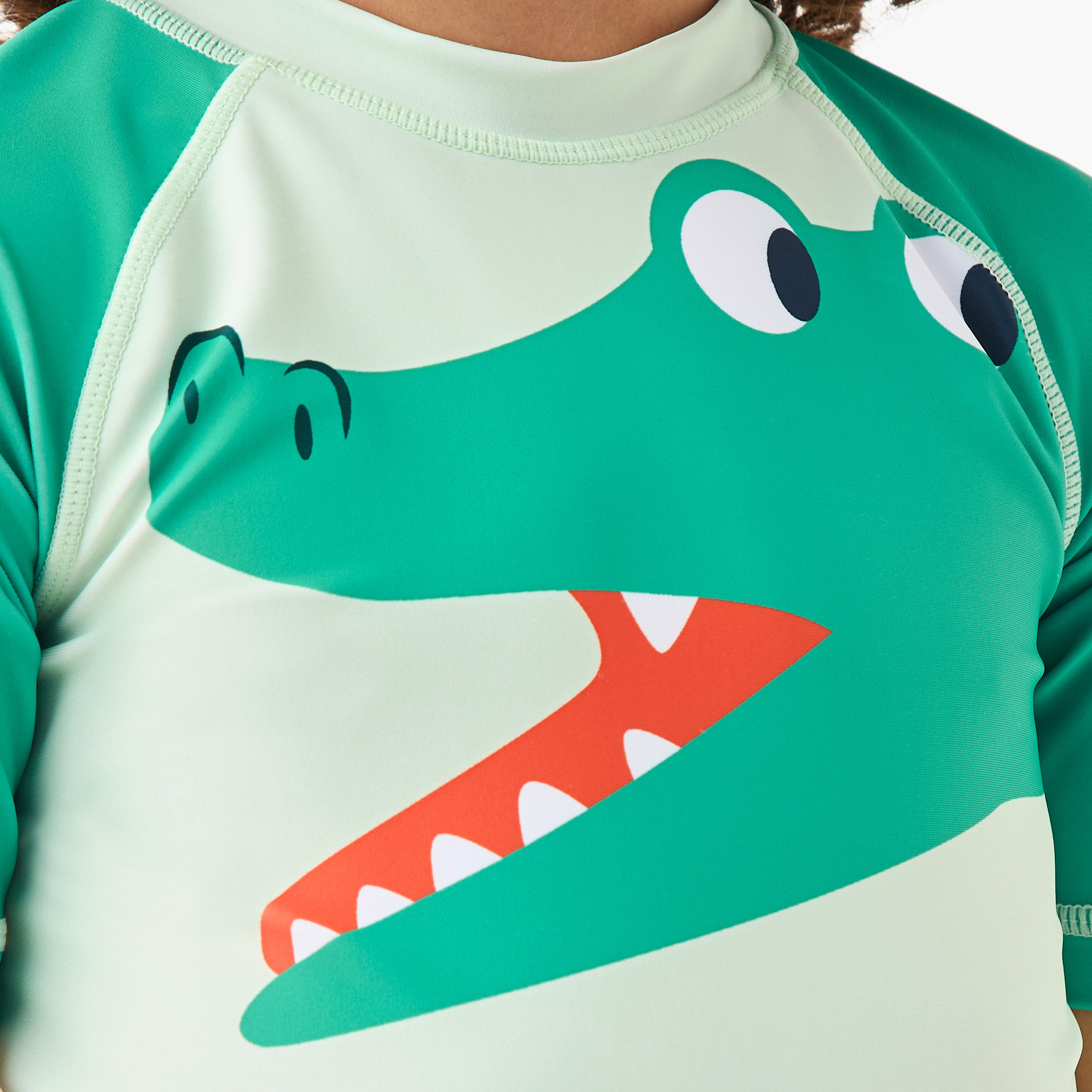 طقم شورت سباحة وتيشيرت واقي من الطفح الجلدي بطبعات سلحفاة من جونيورز-baby-boys-clothing-swimwear-image-6