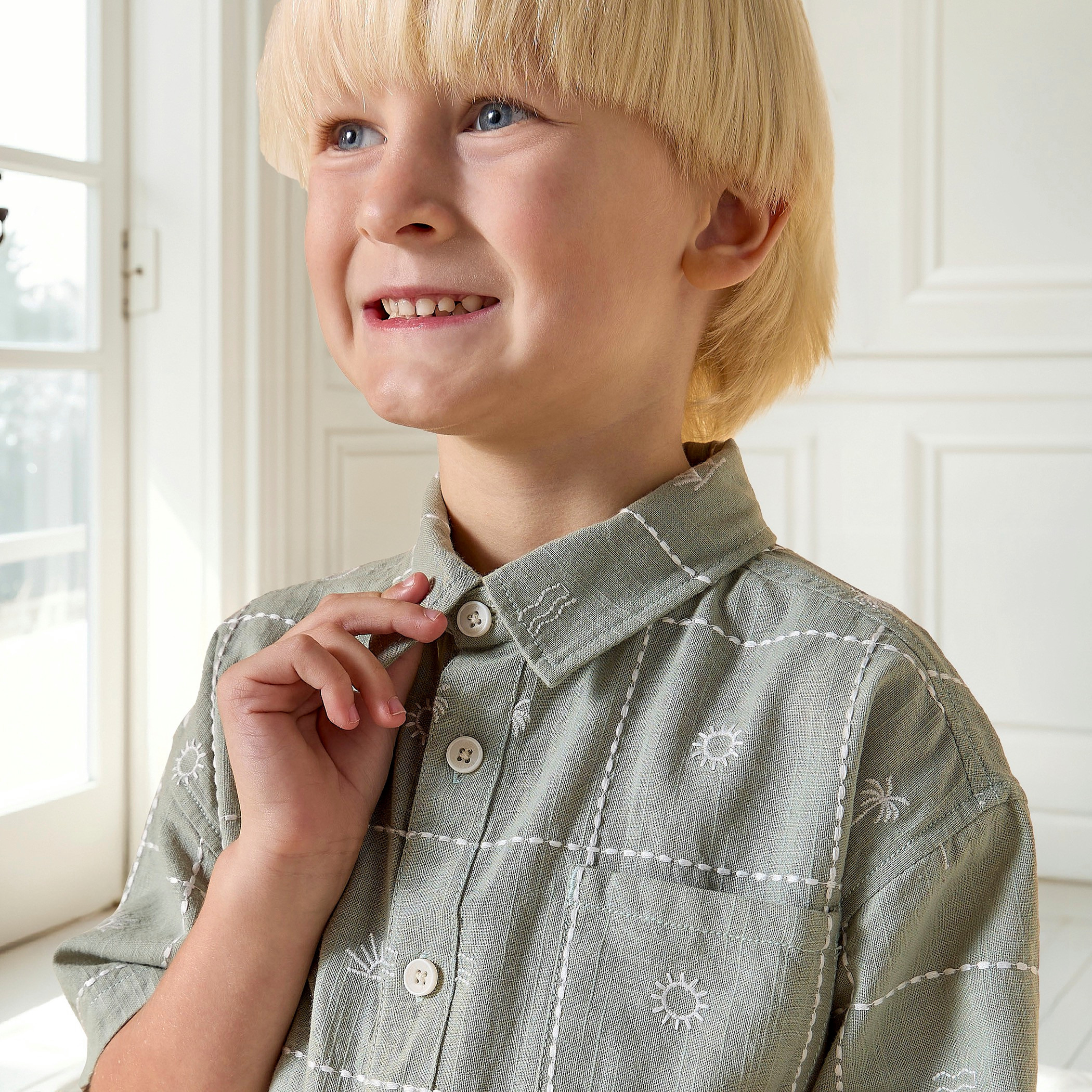 Juniors Embroidered Short Sleeve Shirt with Chest Pocket-boys-clothing-shirts-image-4