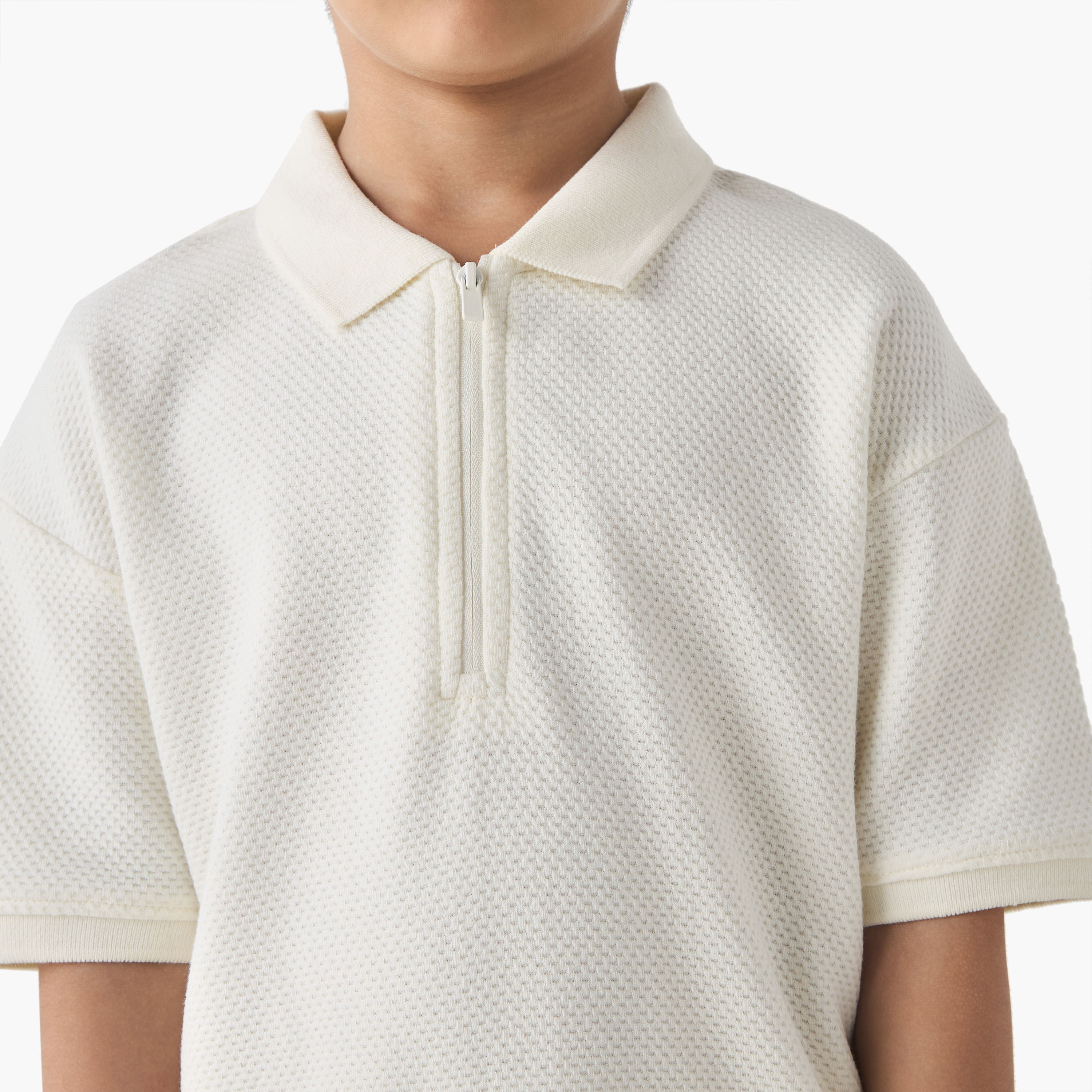 طقم تيشيرت بولو بارز الملمس وشورت من جونيورز-boys-clothing-setsandcoords-image-5