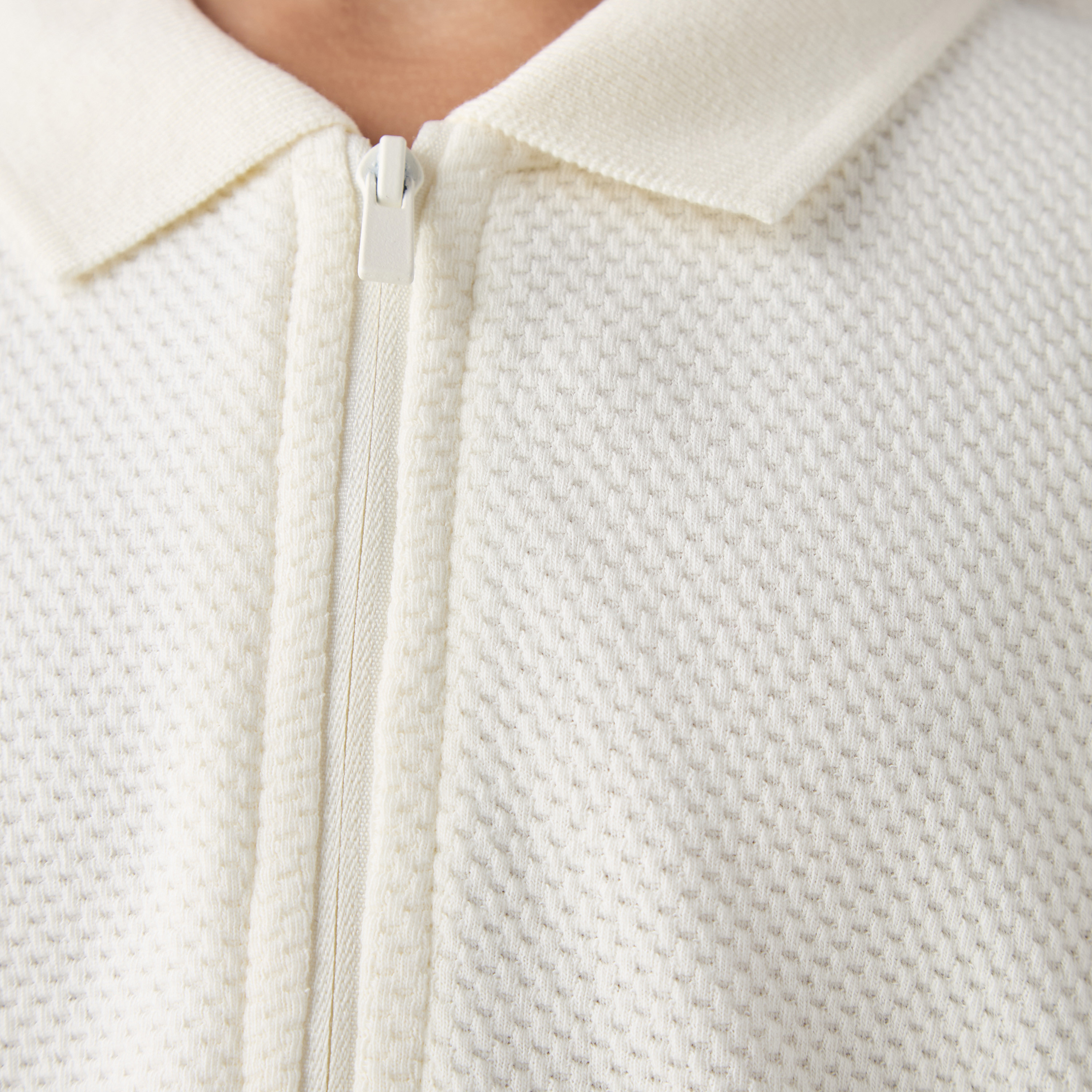 طقم تيشيرت بولو بارز الملمس وشورت من جونيورز-boys-clothing-setsandcoords-image-6