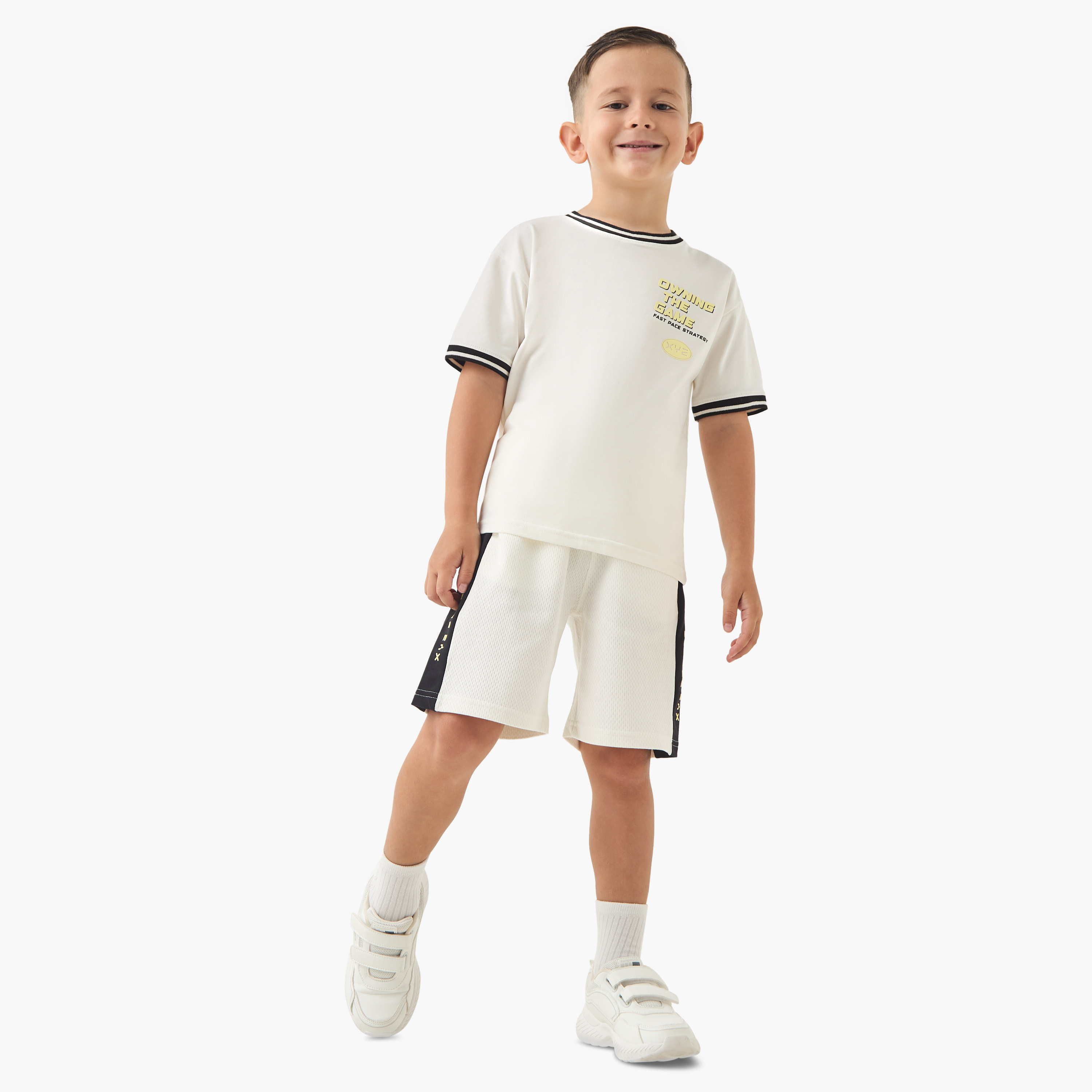 Textured Shorts with Drawstring Closure-boys-clothing-bottoms-shorts-image-2