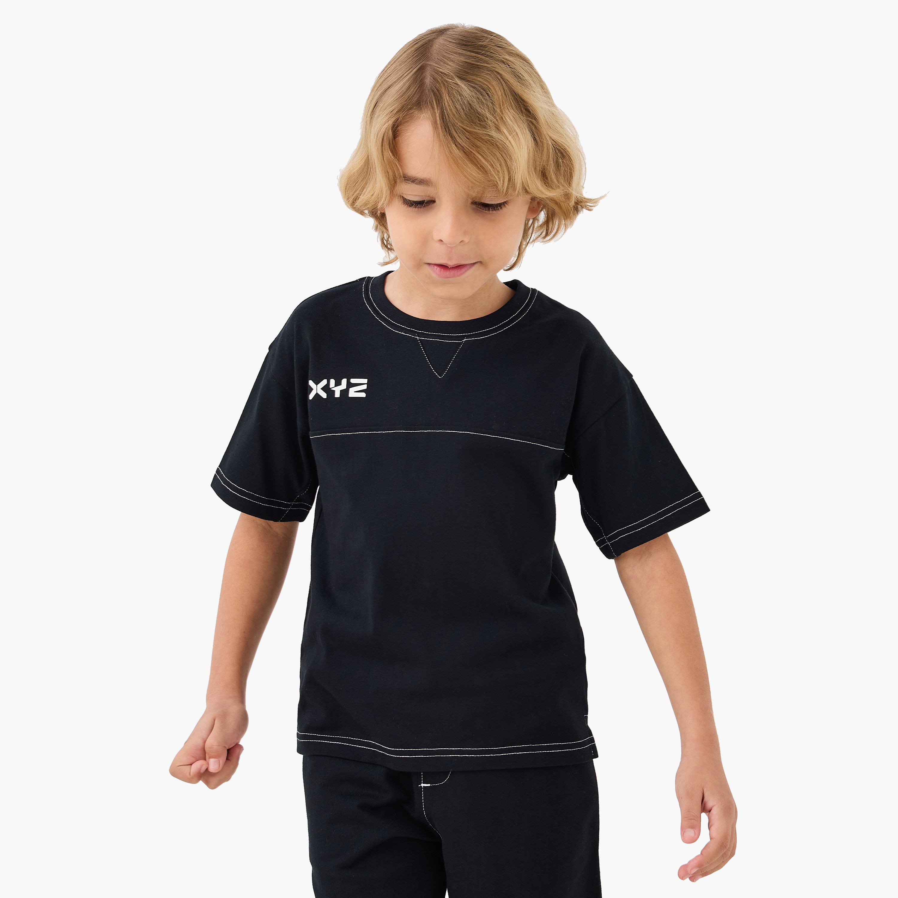 طقم تيشيرت وشورت بطبعات شعار إكس واي زد-baby-boys-clothing-sportswear-sets-image-6