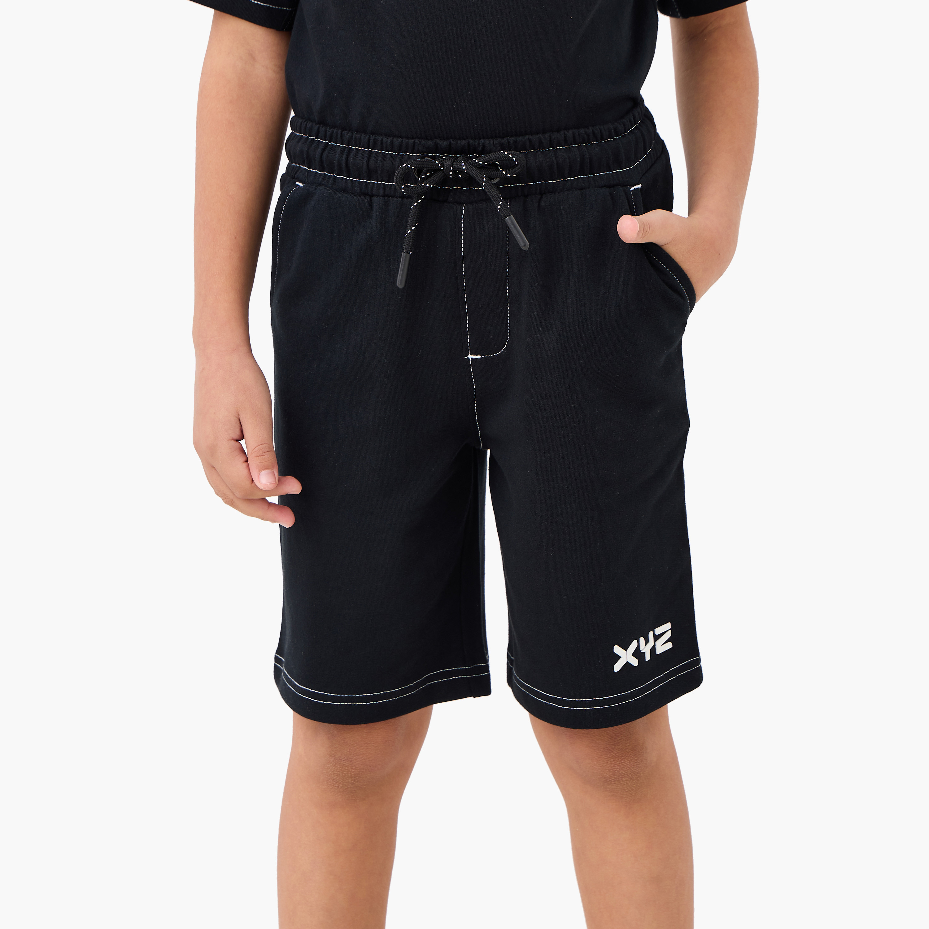 طقم تيشيرت وشورت بطبعات شعار إكس واي زد-baby-boys-clothing-sportswear-sets-image-5