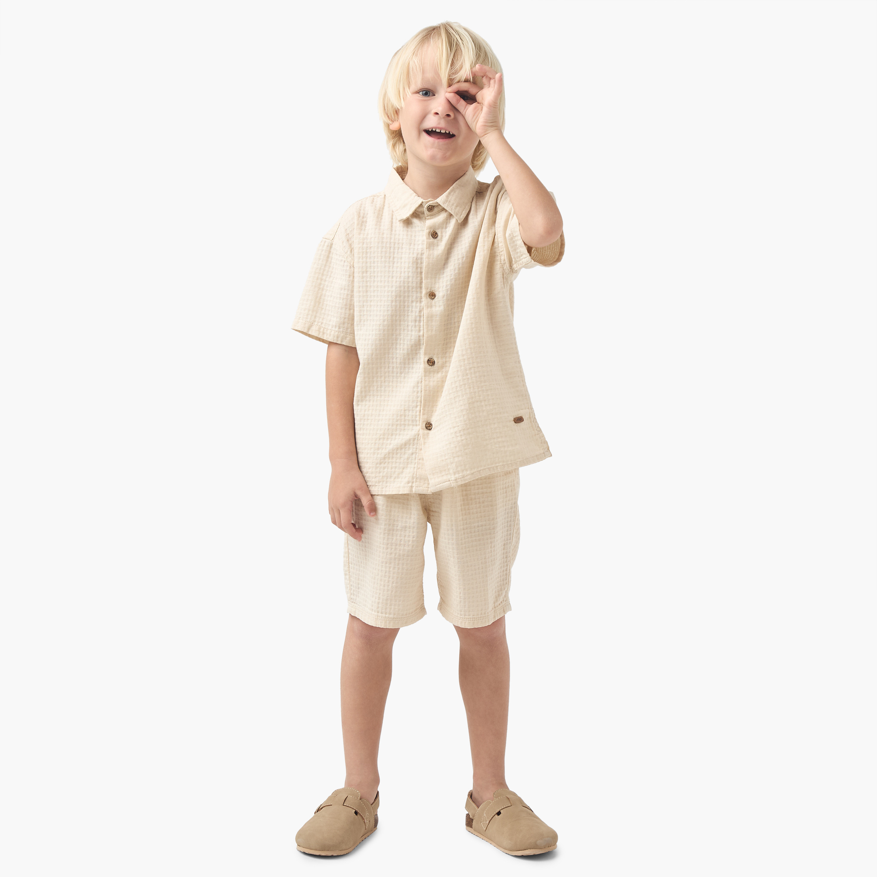 طقم شورت وقميص وافل بارز الملمس بياقة عادية-boys-clothing-setsandcoords-image-1