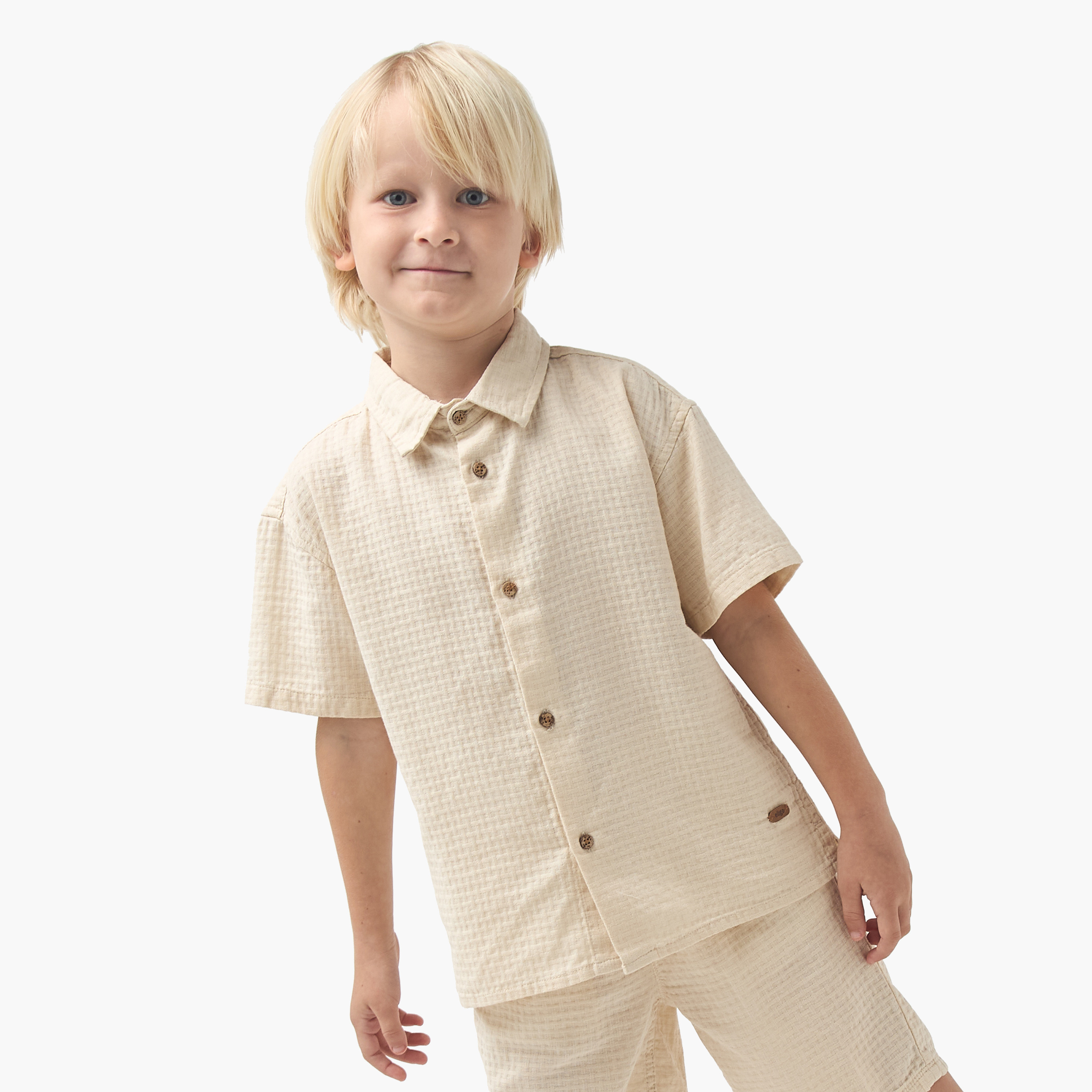 طقم شورت وقميص وافل بارز الملمس بياقة عادية-boys-clothing-setsandcoords-image-2