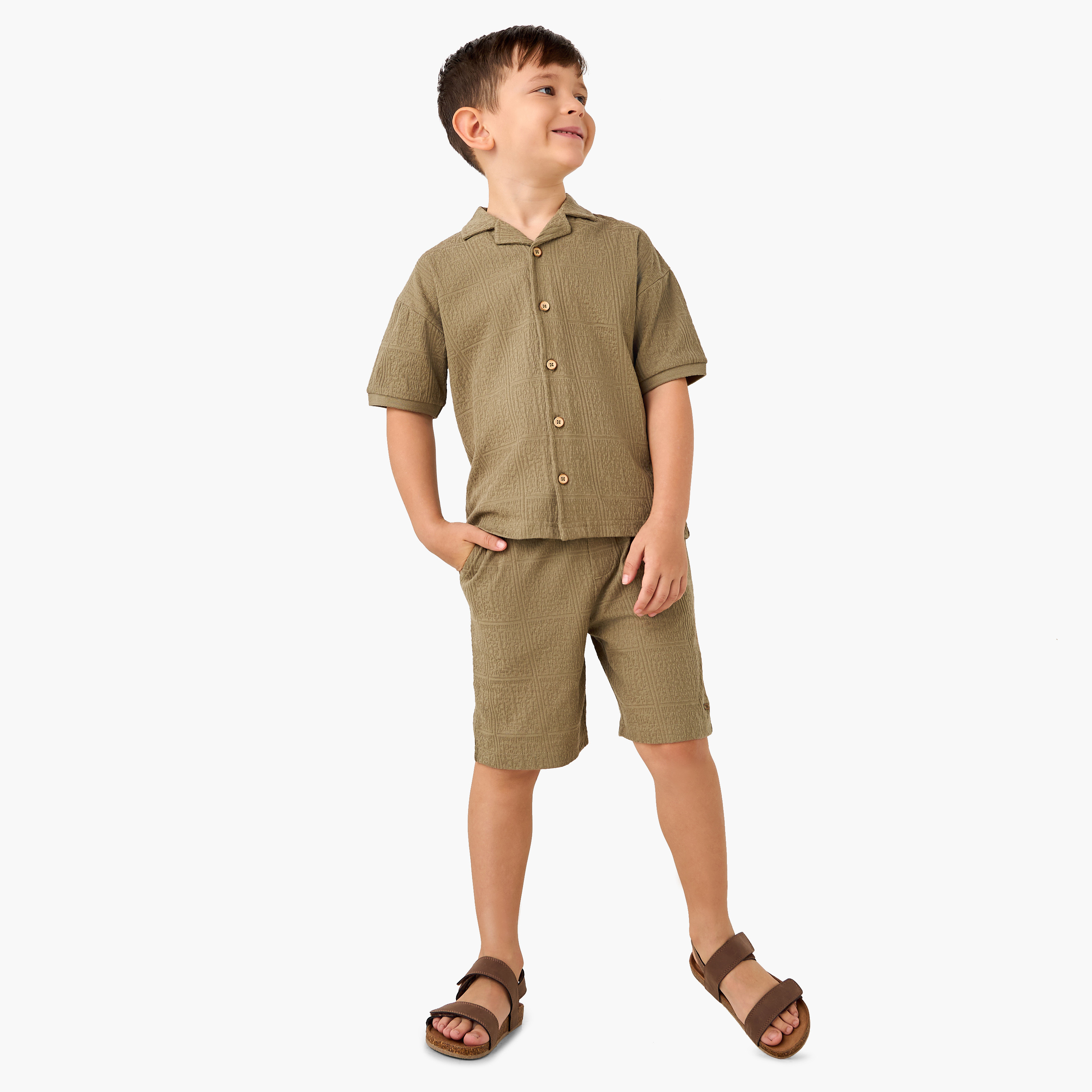 طقم قميص وشورت بارز الملمس من إليجو-boys-clothing-setsandcoords-image-1