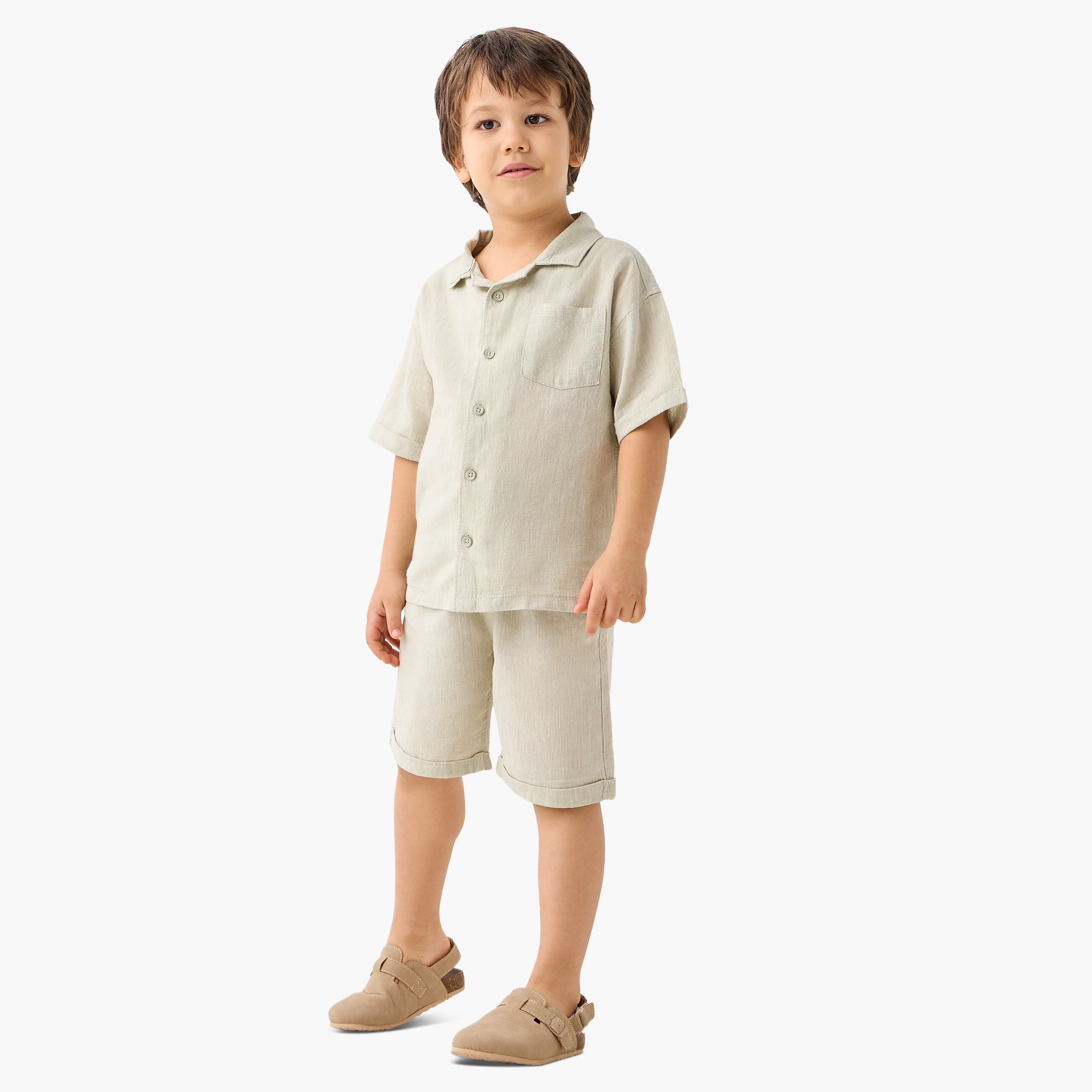 طقم شورت مطاطي وقميص سادة بياقة كامب-baby-boys-clothing-setsandcoords-image-7