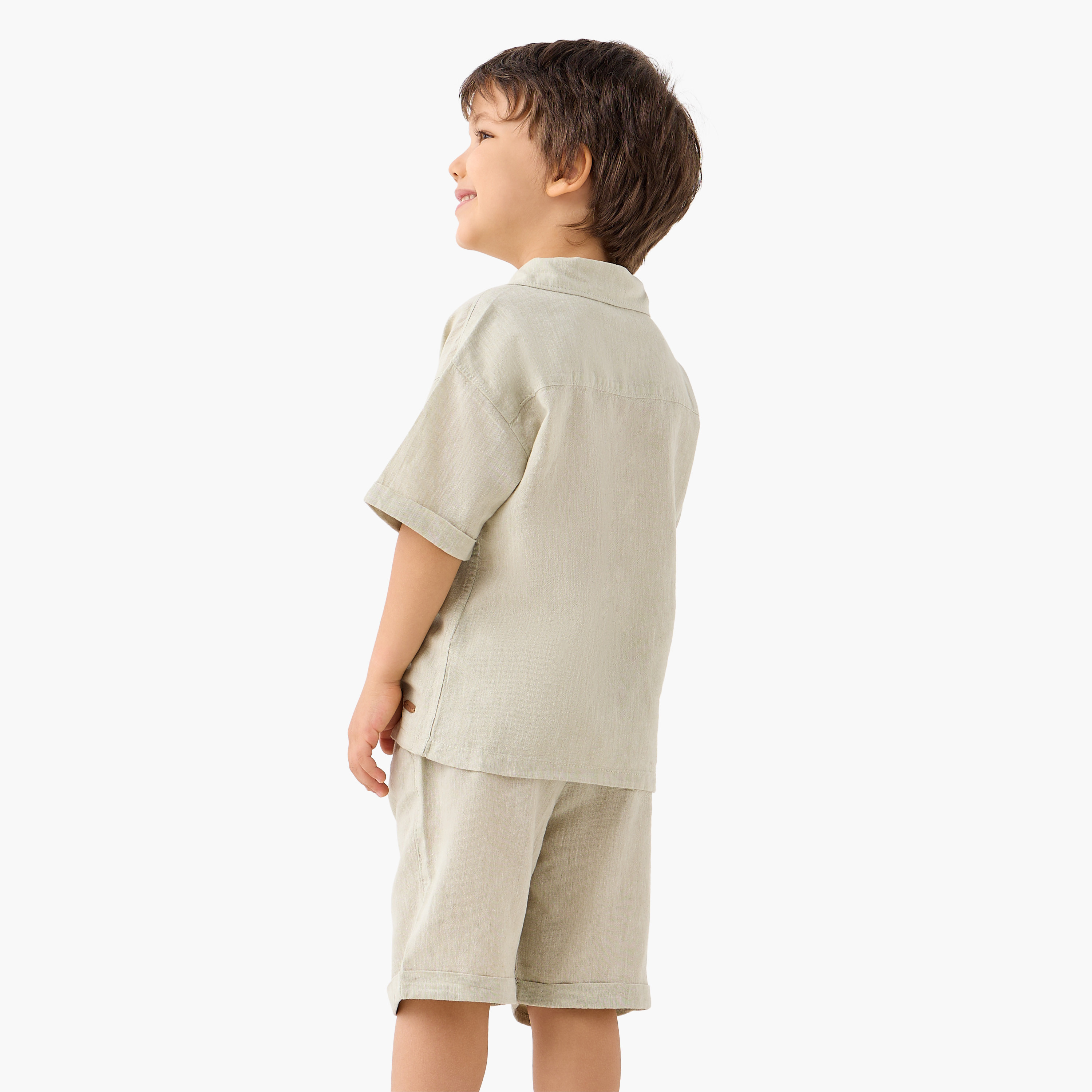 طقم شورت مطاطي وقميص سادة بياقة كامب-baby-boys-clothing-setsandcoords-image-5