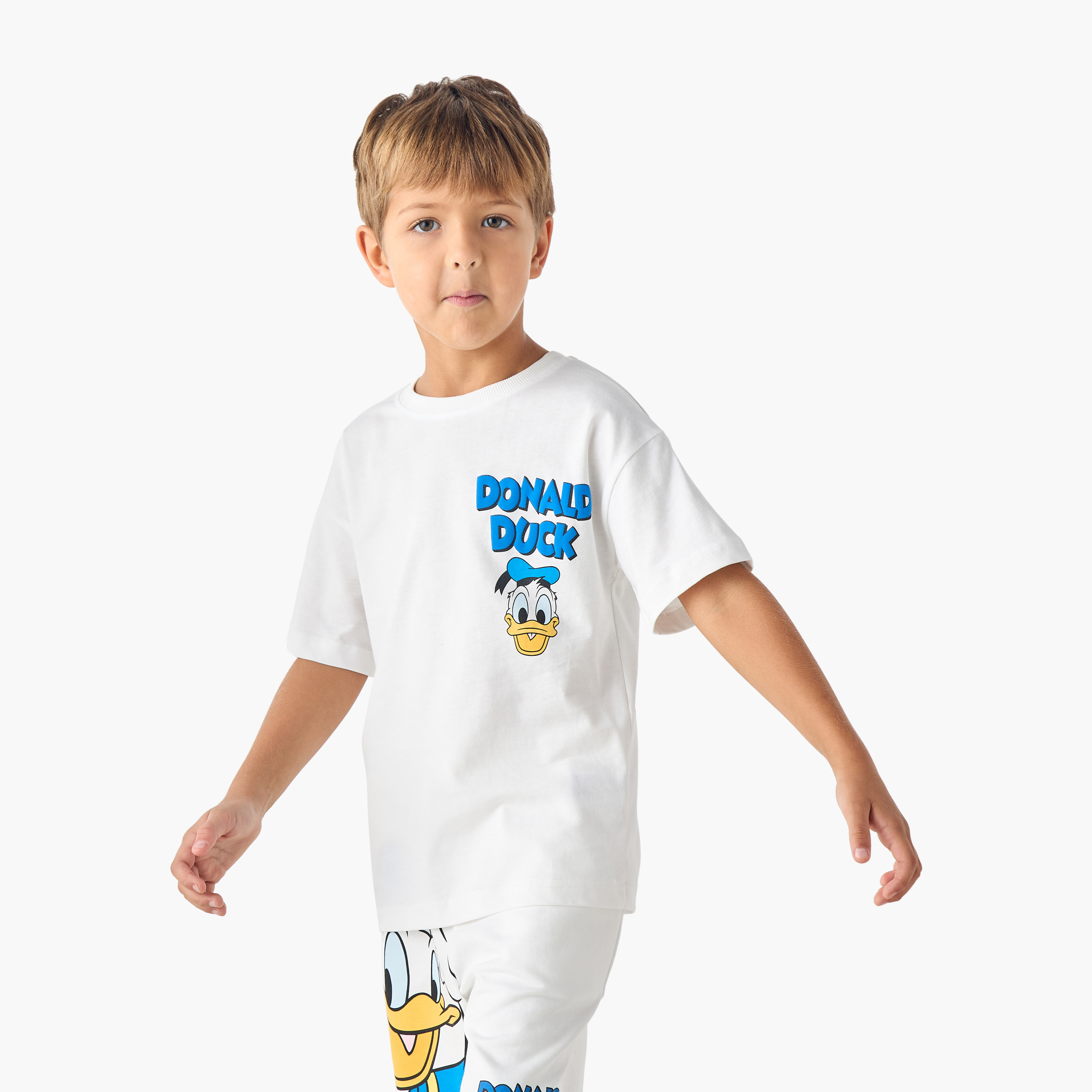 طقم شورت وتيشيرت بطبعات دونالد داك-boys-clothing-setsandcoords-image-3