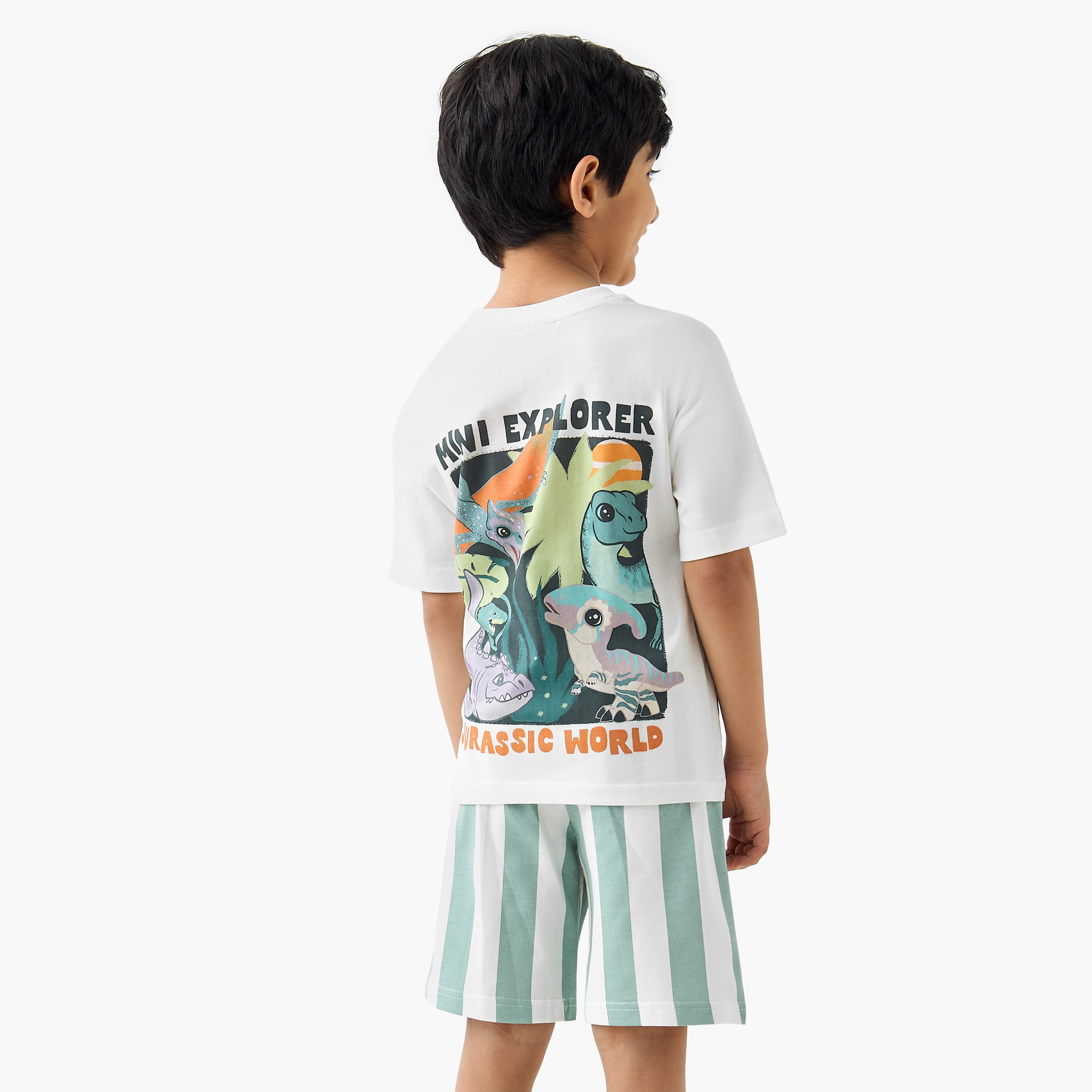 طقم تيشيرت بطبعات الديناصور وشورت مخطط من يونيفرسال ستوديوز-boys-clothing-setsandcoords-image-4