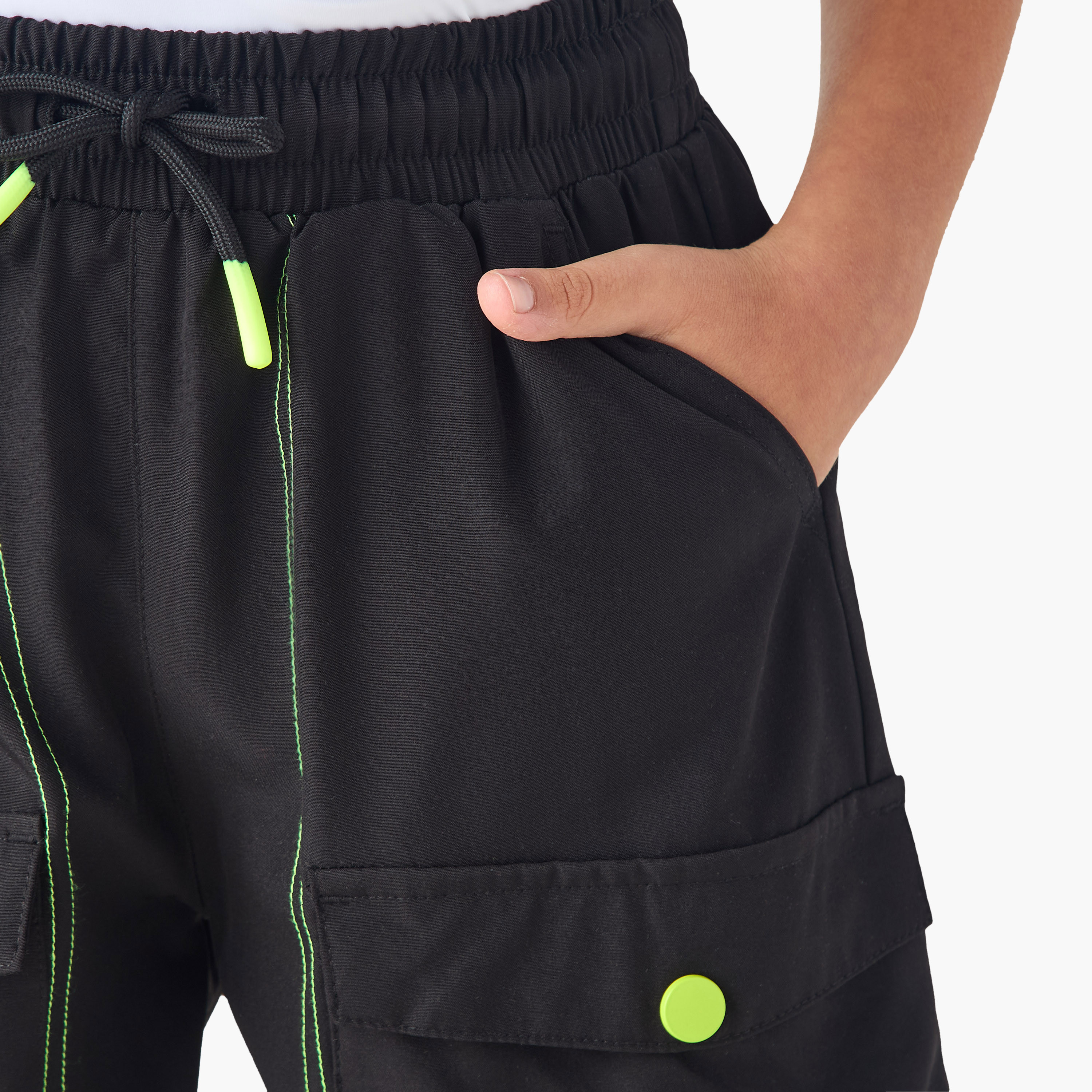 شورت برباط إغلاق وجيوب وطبعات شعار من كابا-boys-clothing-bottoms-shorts-image-2