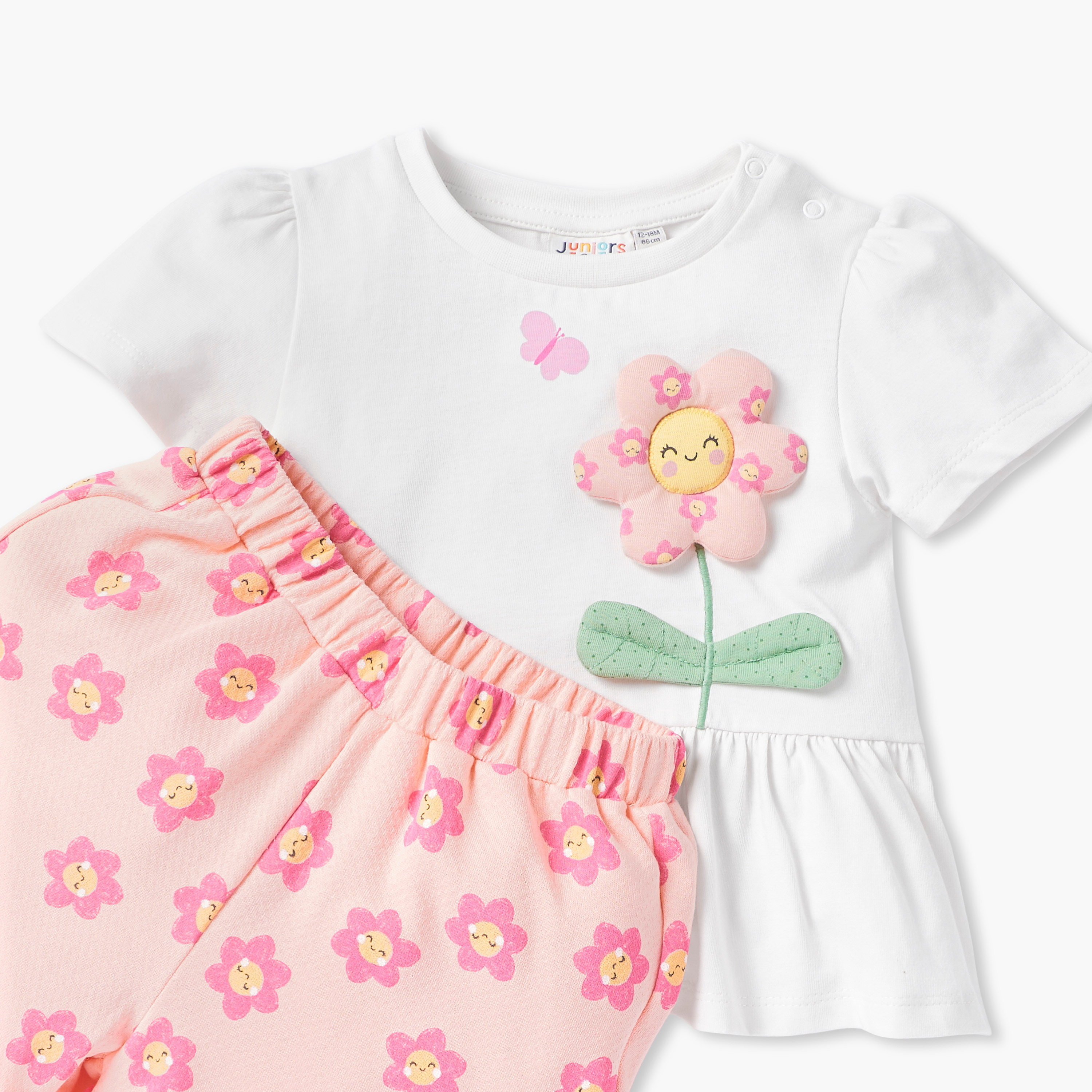 طقم شورت وبلوزة بخصر كشكش وطبعات زهرية من جونيورز-baby-girls-clothing-setsandcoords-image-4
