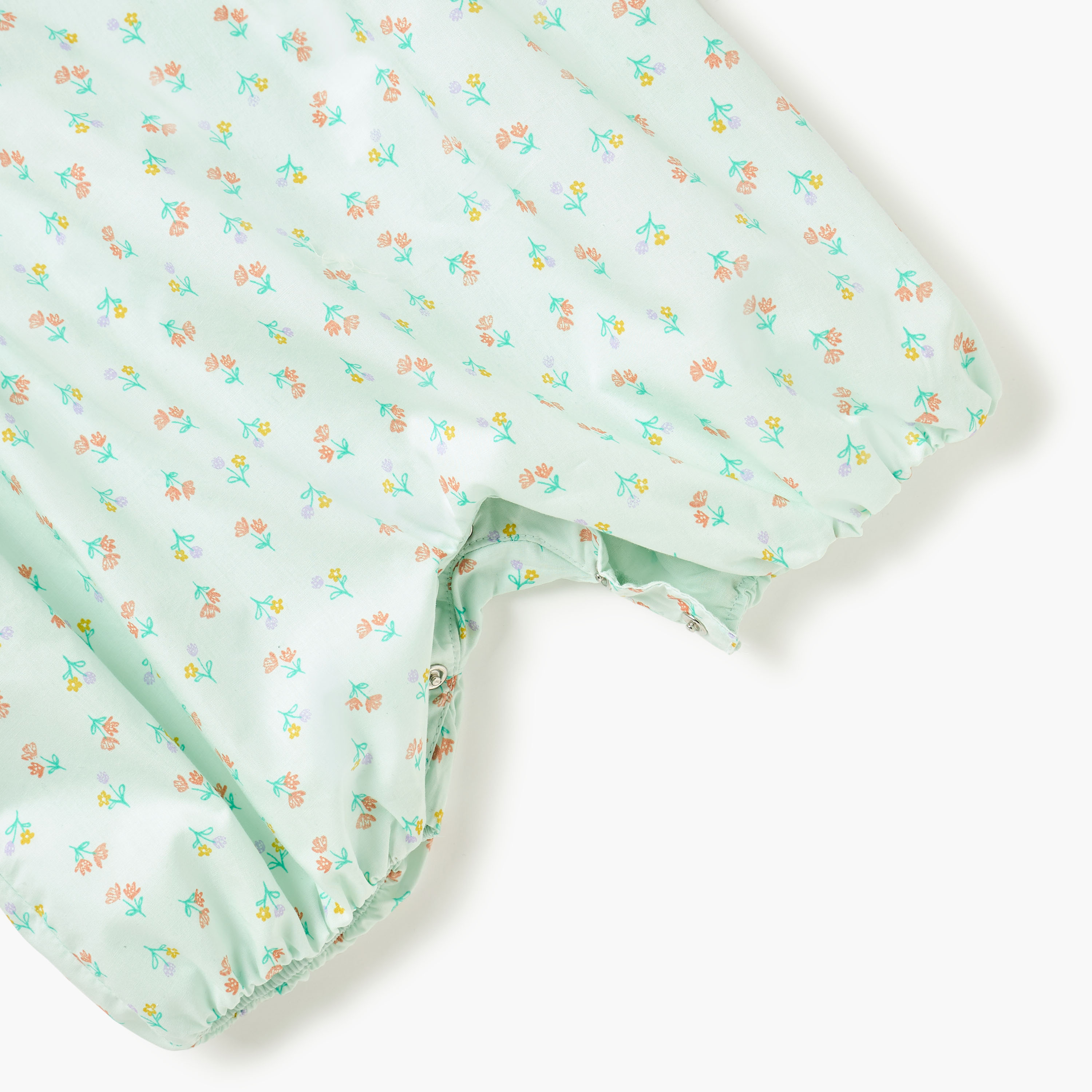 أفرول دون أكمام بطبعات أزهار وأزرار إغلاق من جونيورز-baby-girls-clothing-rompers-image-3