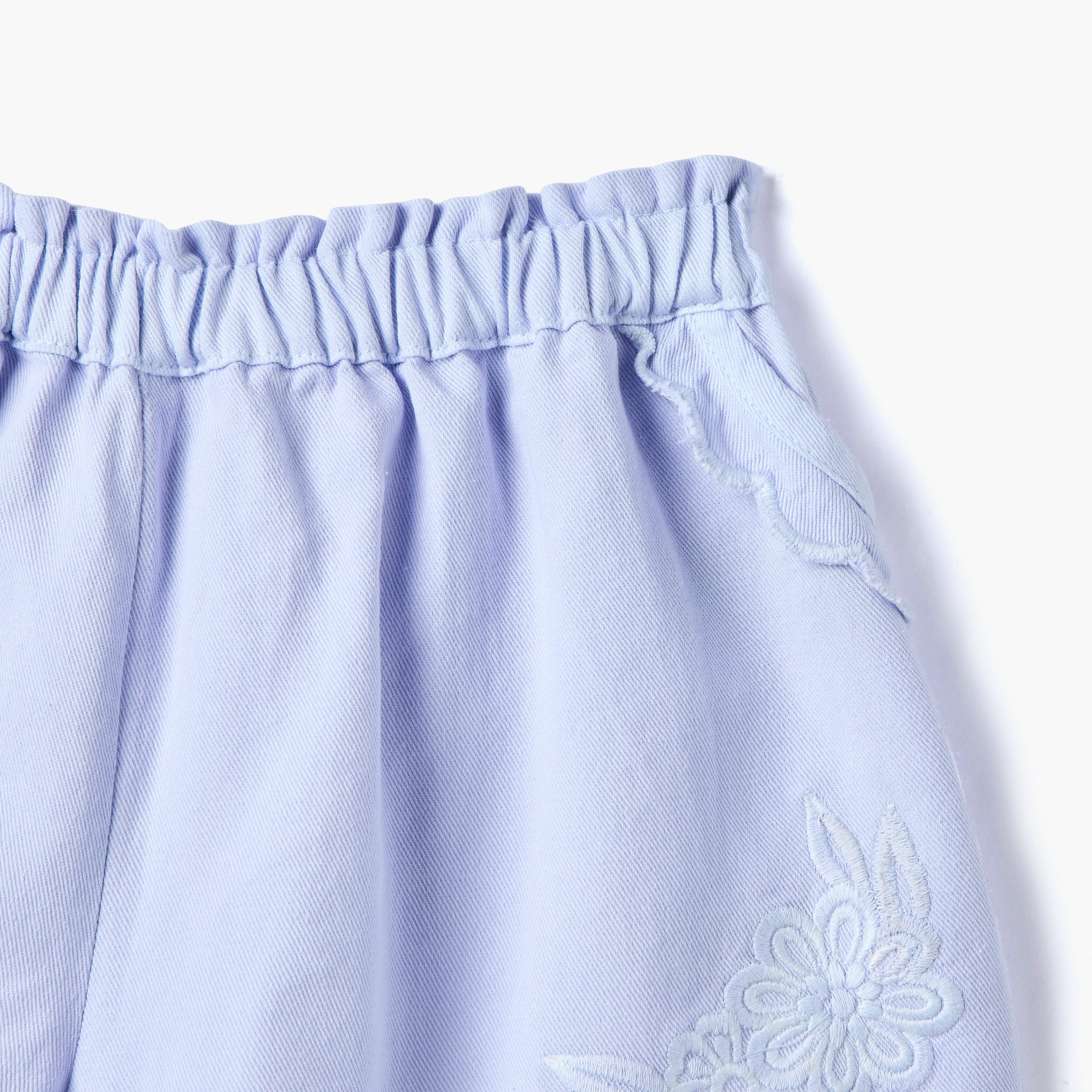 شورت مطرز بحواف صدفية وجيوب من جونيورز-baby-girls-clothing-bottoms-shorts-image-3