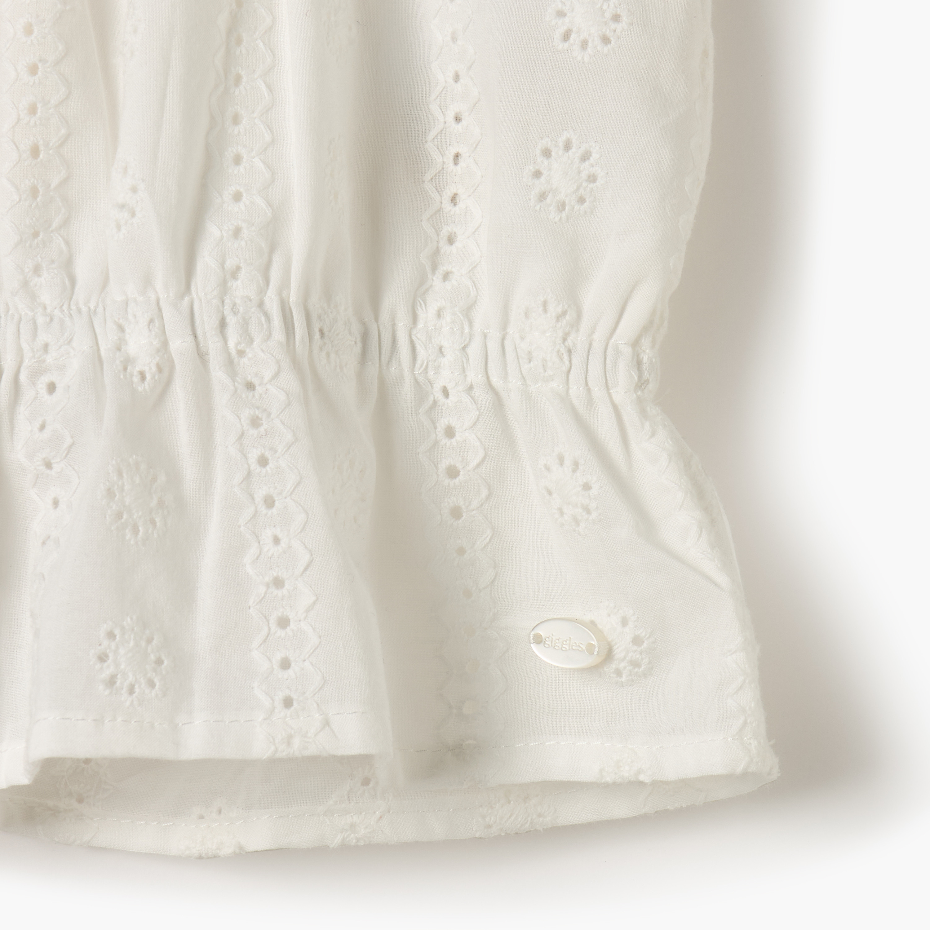 بلوزة بتفاصيل شيفلي وأكمام منفوخة وزر إغلاق من جيجلز-baby-girls-clothing-blousesandshirts-image-3