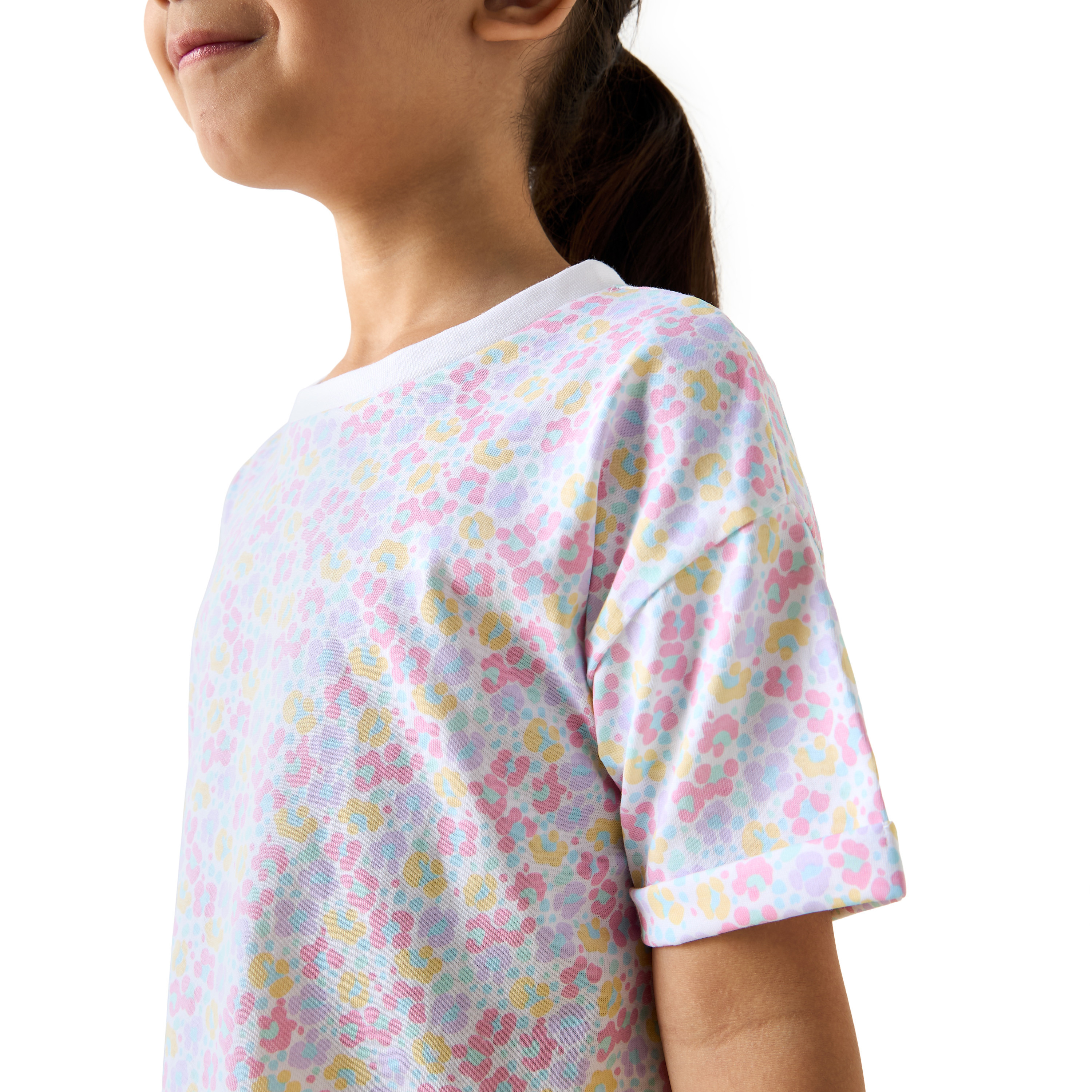 تيشيرت بطبعات أزهار وأكمام قصيرة من جونيورز-girls-clothing-tshirts-image-4